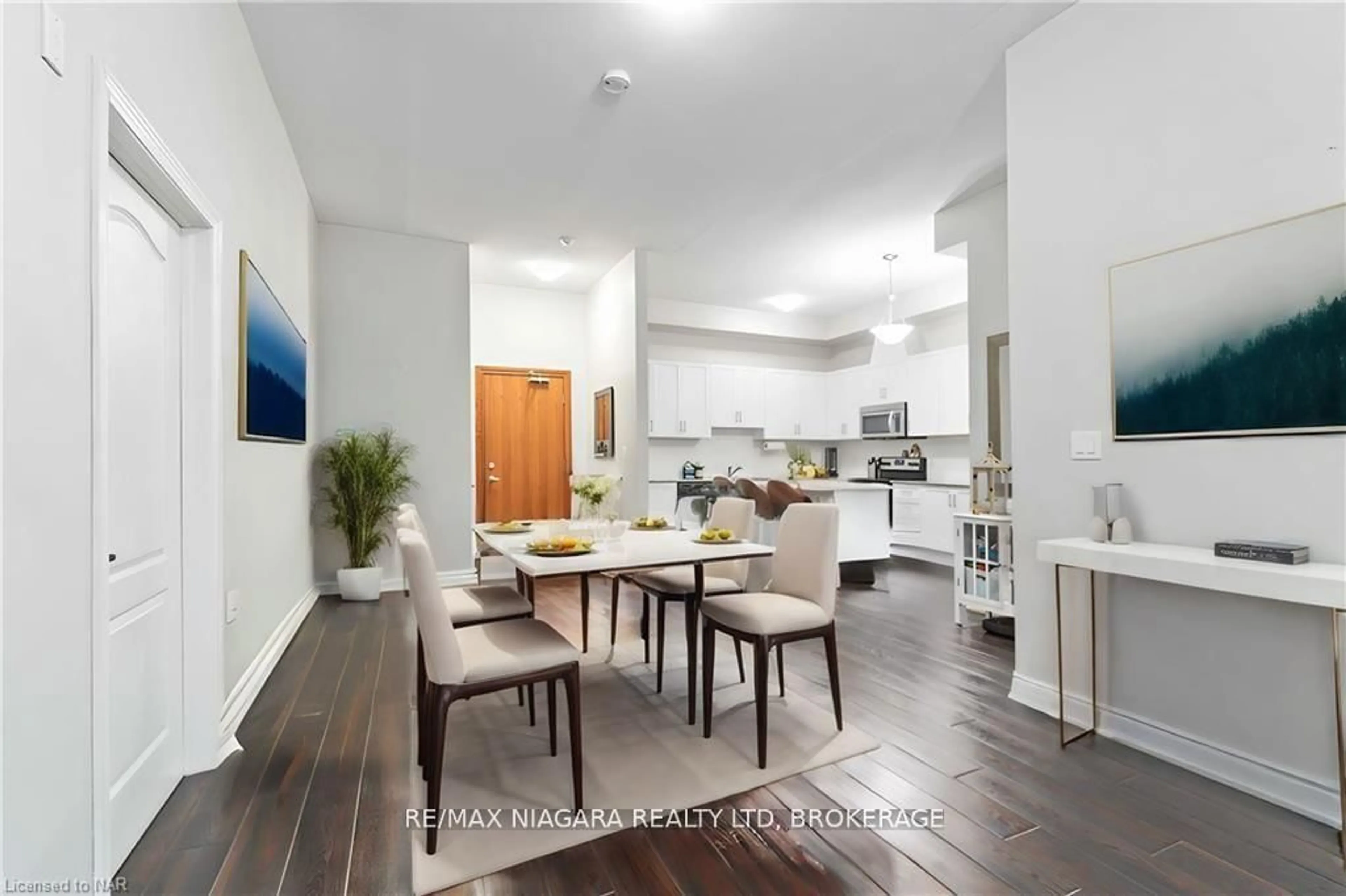 Open concept kitchen, wood/laminate floor for 8111 FOREST GLEN Dr #132, Niagara Falls Ontario L2H 2Y7