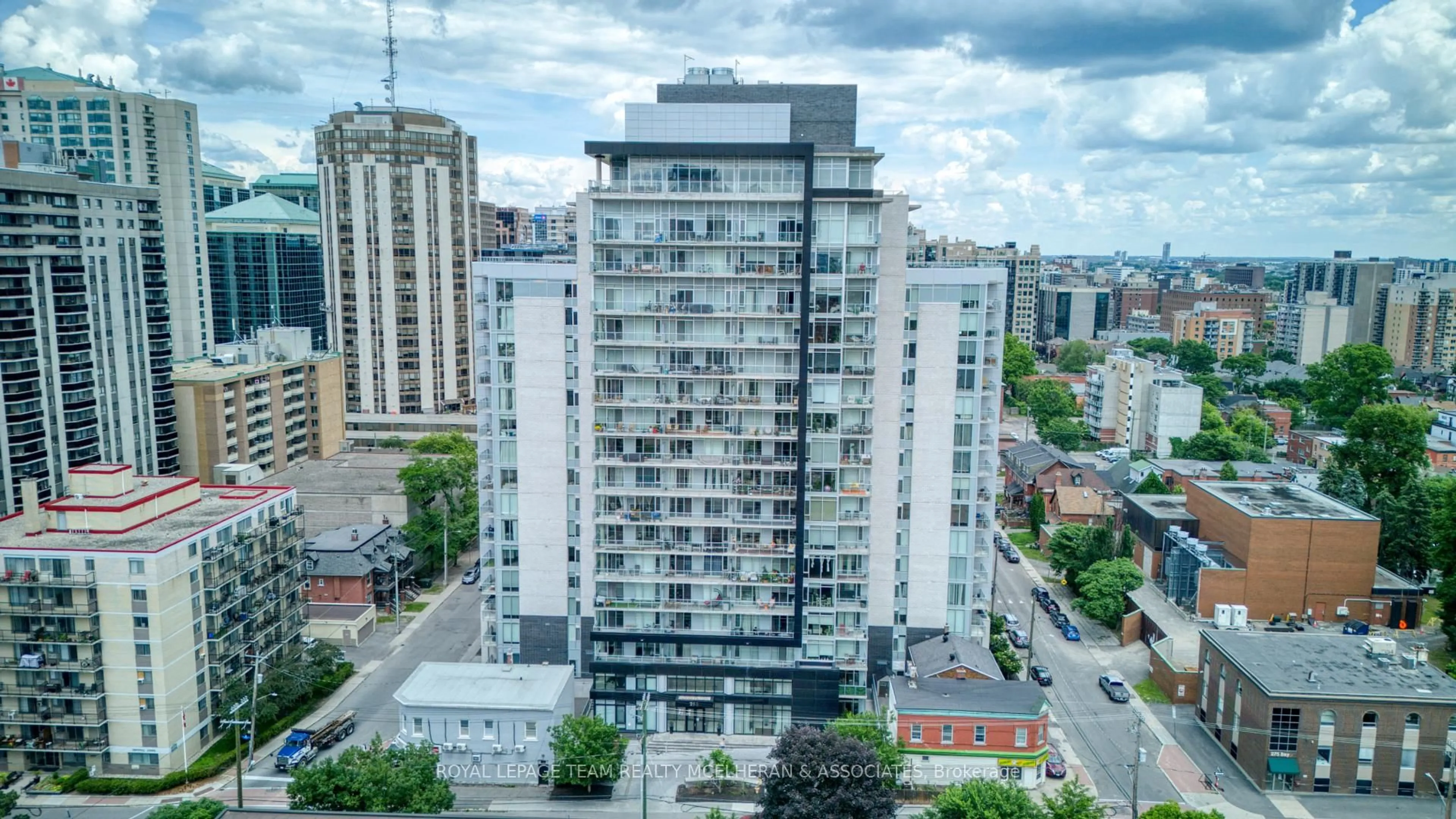 A pic from outside/outdoor area/front of a property/back of a property/a pic from drone, city buildings view from balcony for 255 Bay St #514, Ottawa Ontario K1R 0C5
