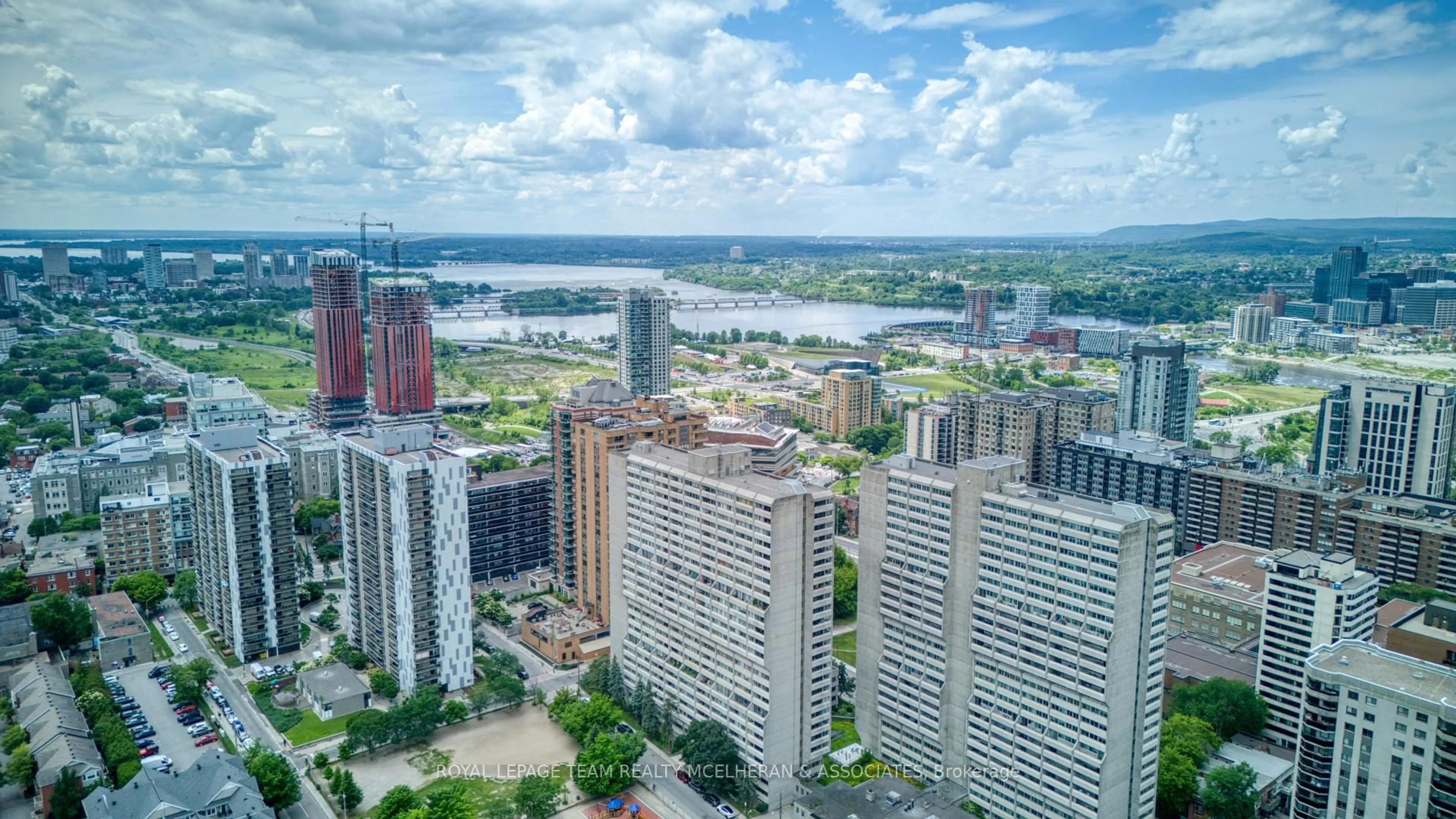 A pic from outside/outdoor area/front of a property/back of a property/a pic from drone, city buildings view from balcony for 255 Bay St #514, Ottawa Ontario K1R 0C5
