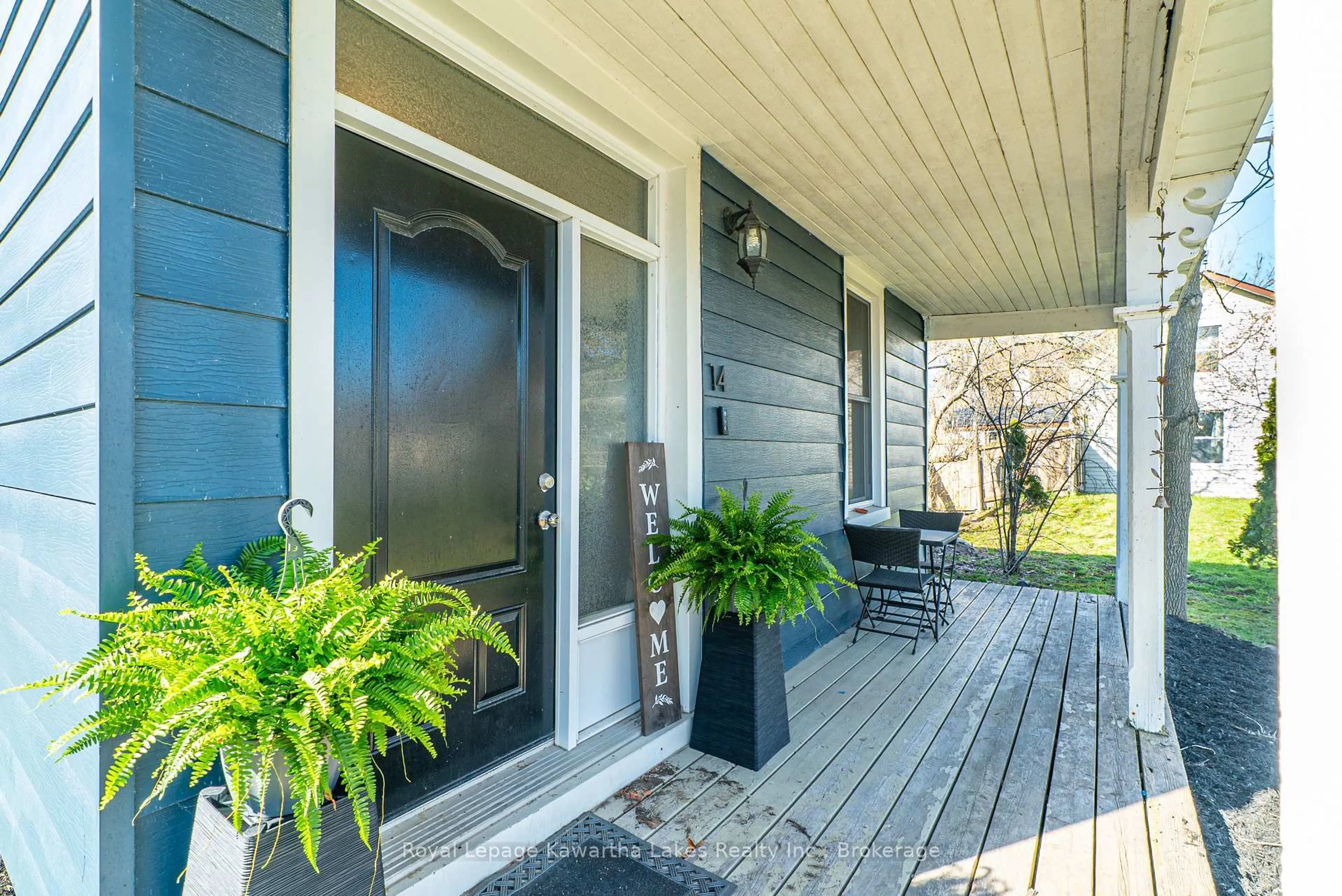 Indoor entryway for 14 King St, Kawartha Lakes Ontario K0L 2W0