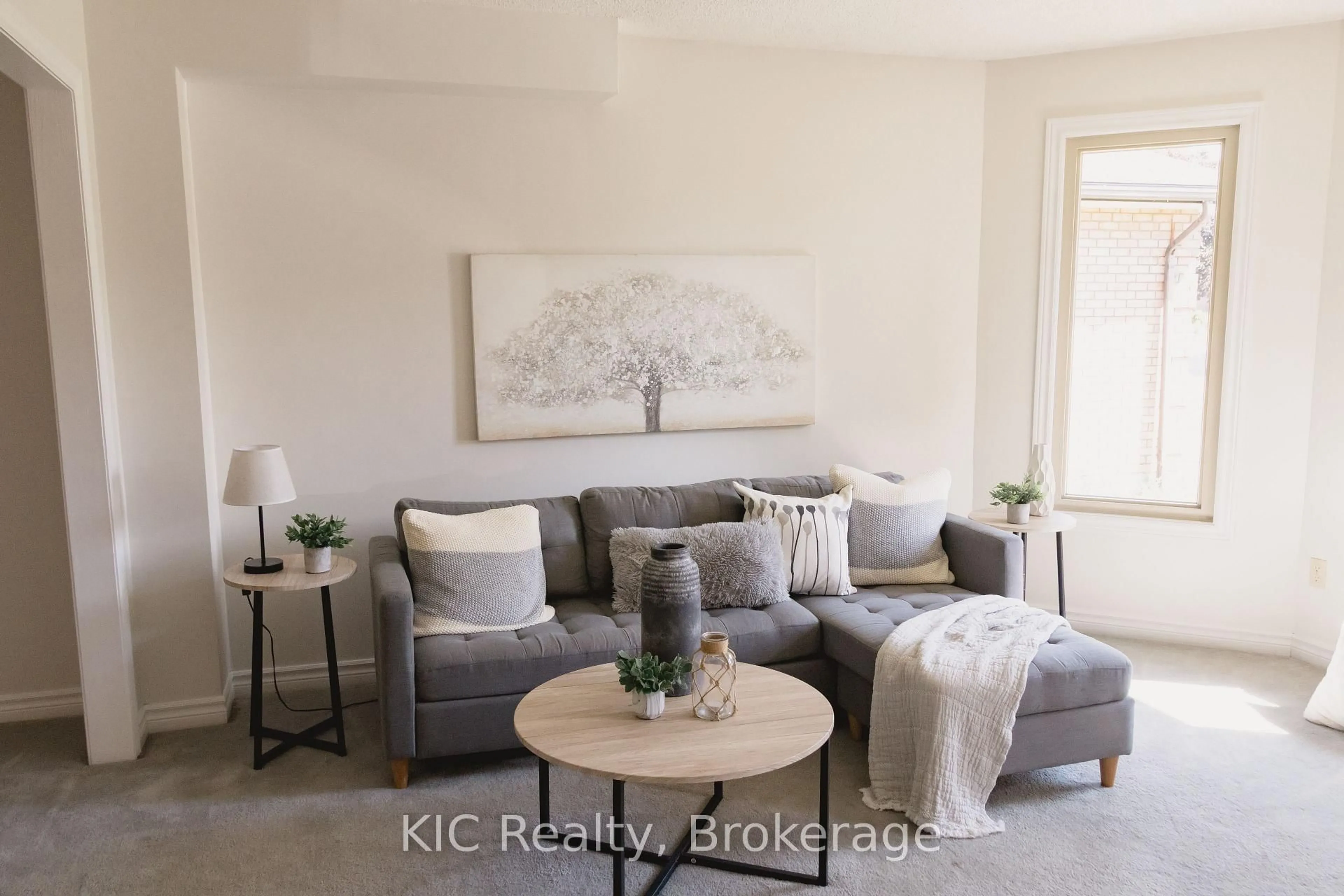 Living room with furniture, unknown for 1013 Booth St, Cobourg Ontario K9A 5G4