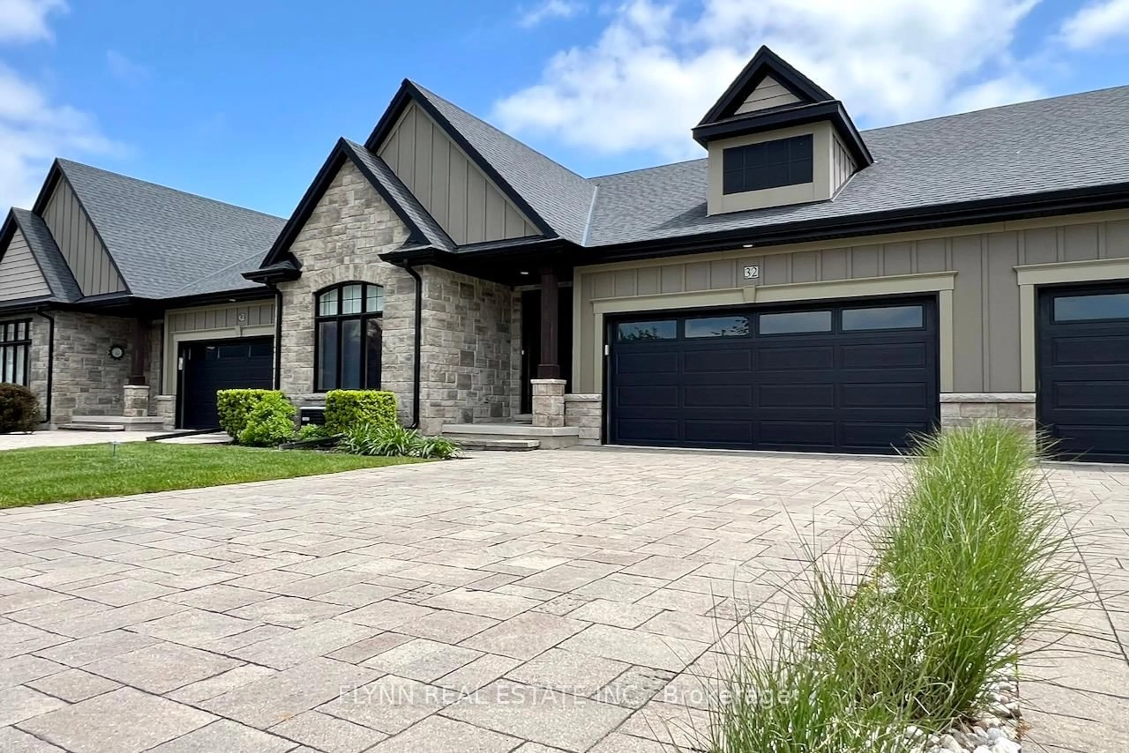 Home with brick exterior material, street for 32 Ridgeview Cres, Niagara-on-the-Lake Ontario L0S 1J1