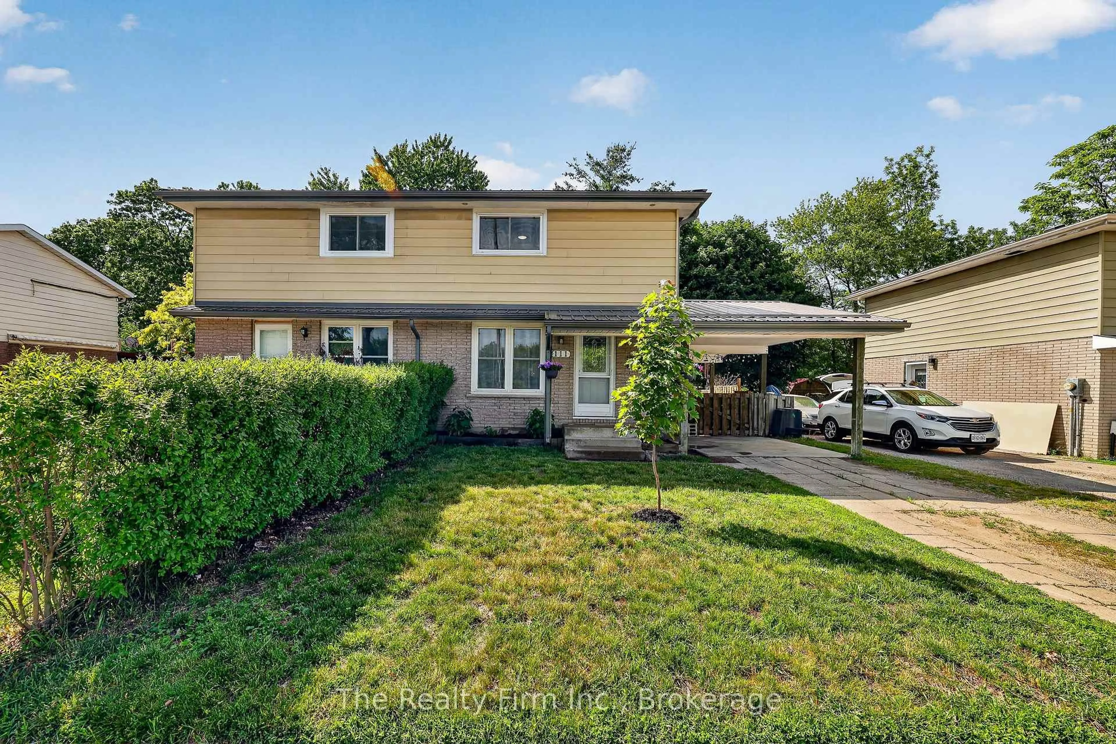 Home with vinyl exterior material, street for 111 Carnegie St, Ingersoll Ontario N5C 1K9