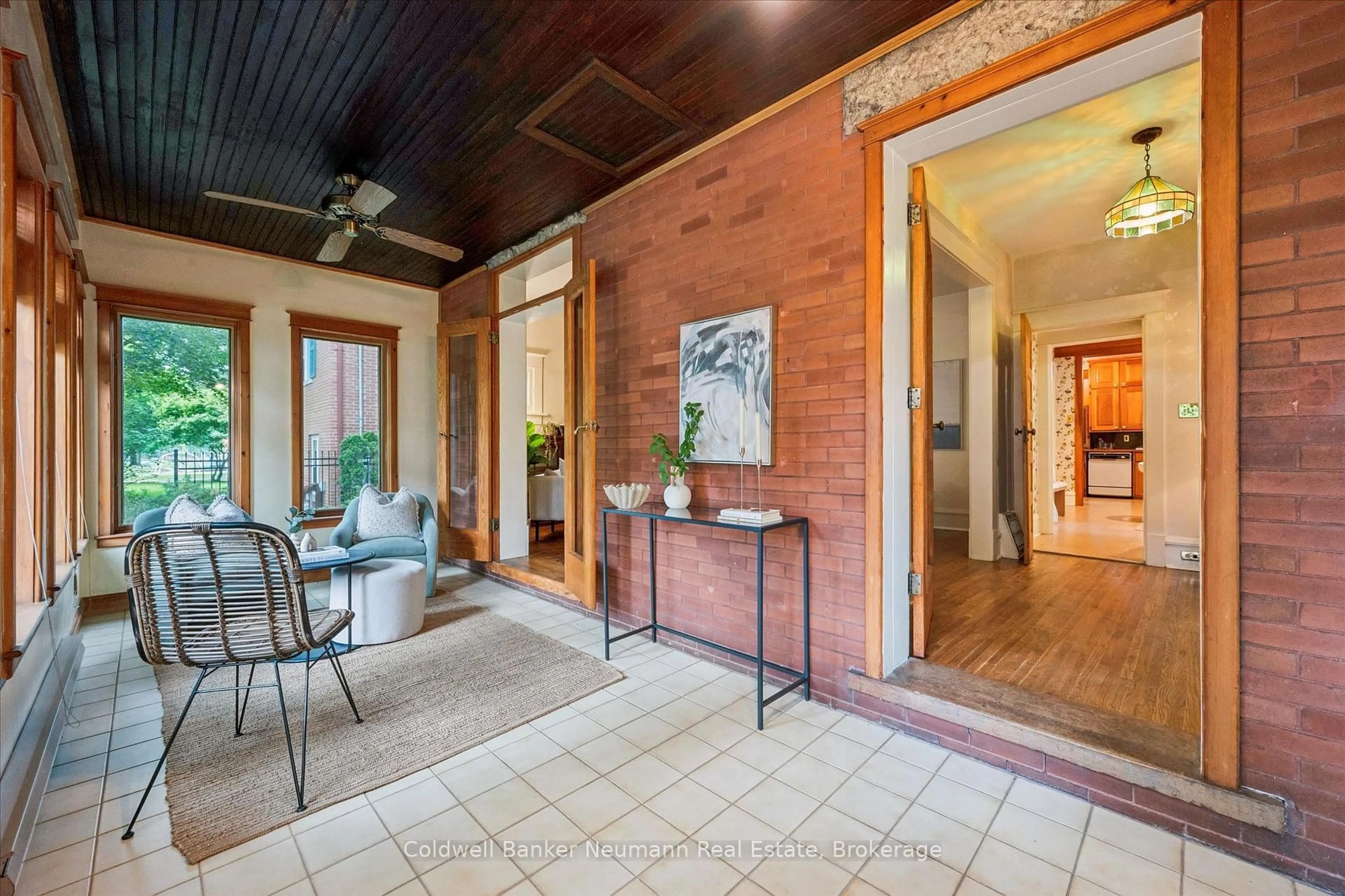 Indoor entryway for 53 Hillcrest Dr, Guelph Ontario N1E 4W8