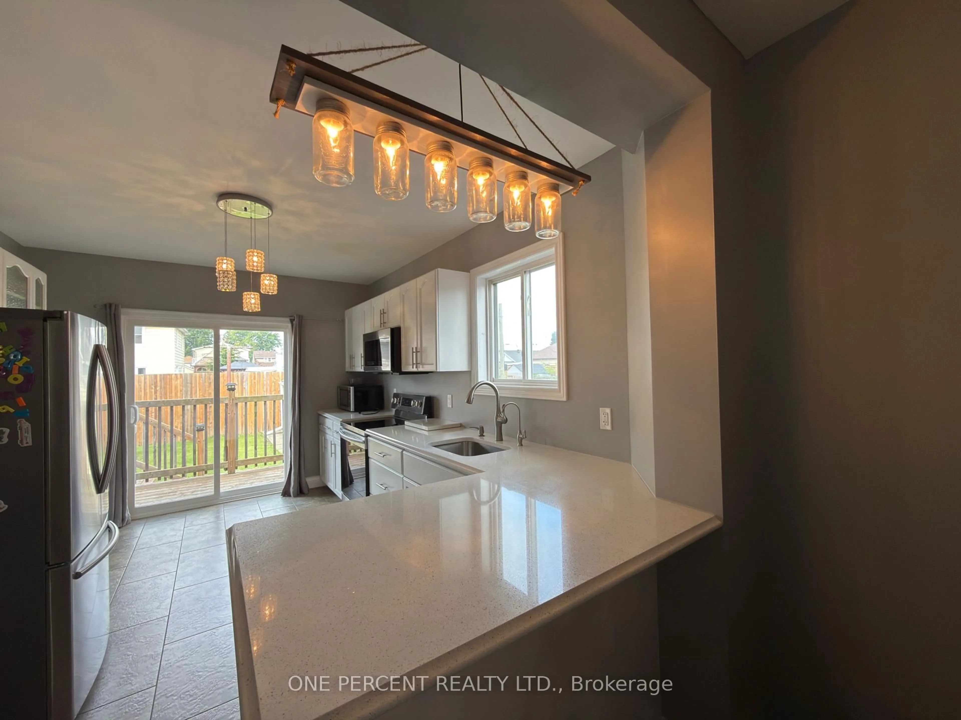 Open concept kitchen, ceramic/tile floor for 9 Lyons Ave, Welland Ontario L3B 1L8