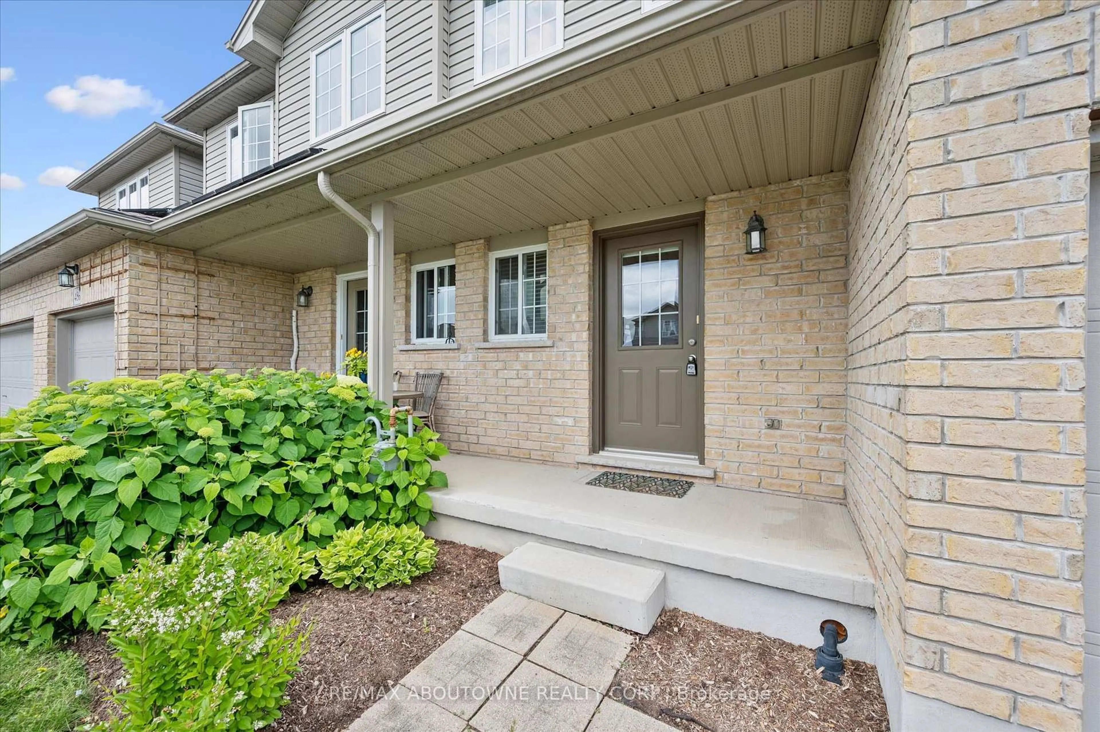 Unknown for 488 Colt St, Waterloo Ontario N2K 4N9
