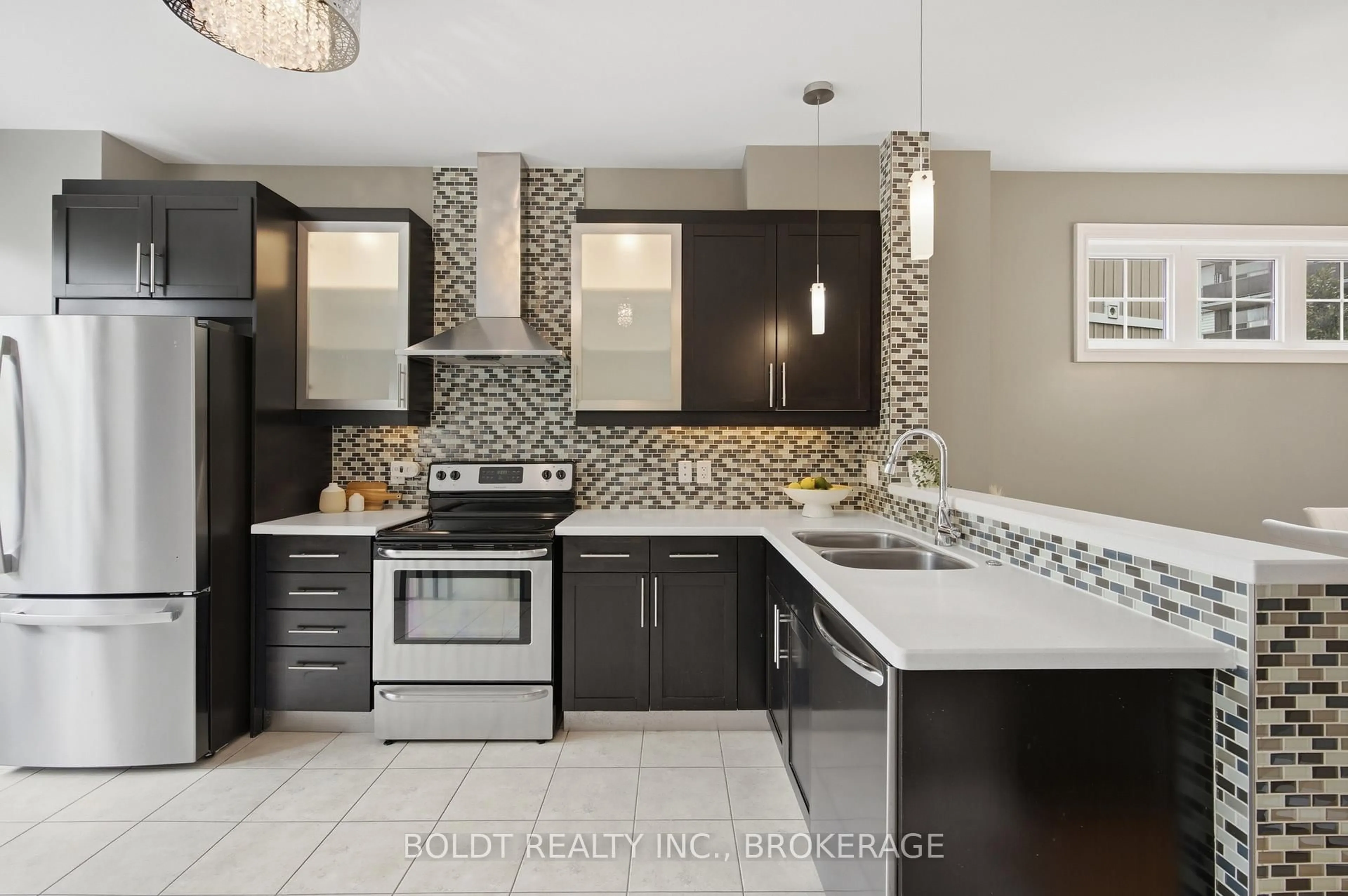 Contemporary kitchen, ceramic/tile floor for 41 Durksen Dr, St. Catharines Ontario L2R 0A7