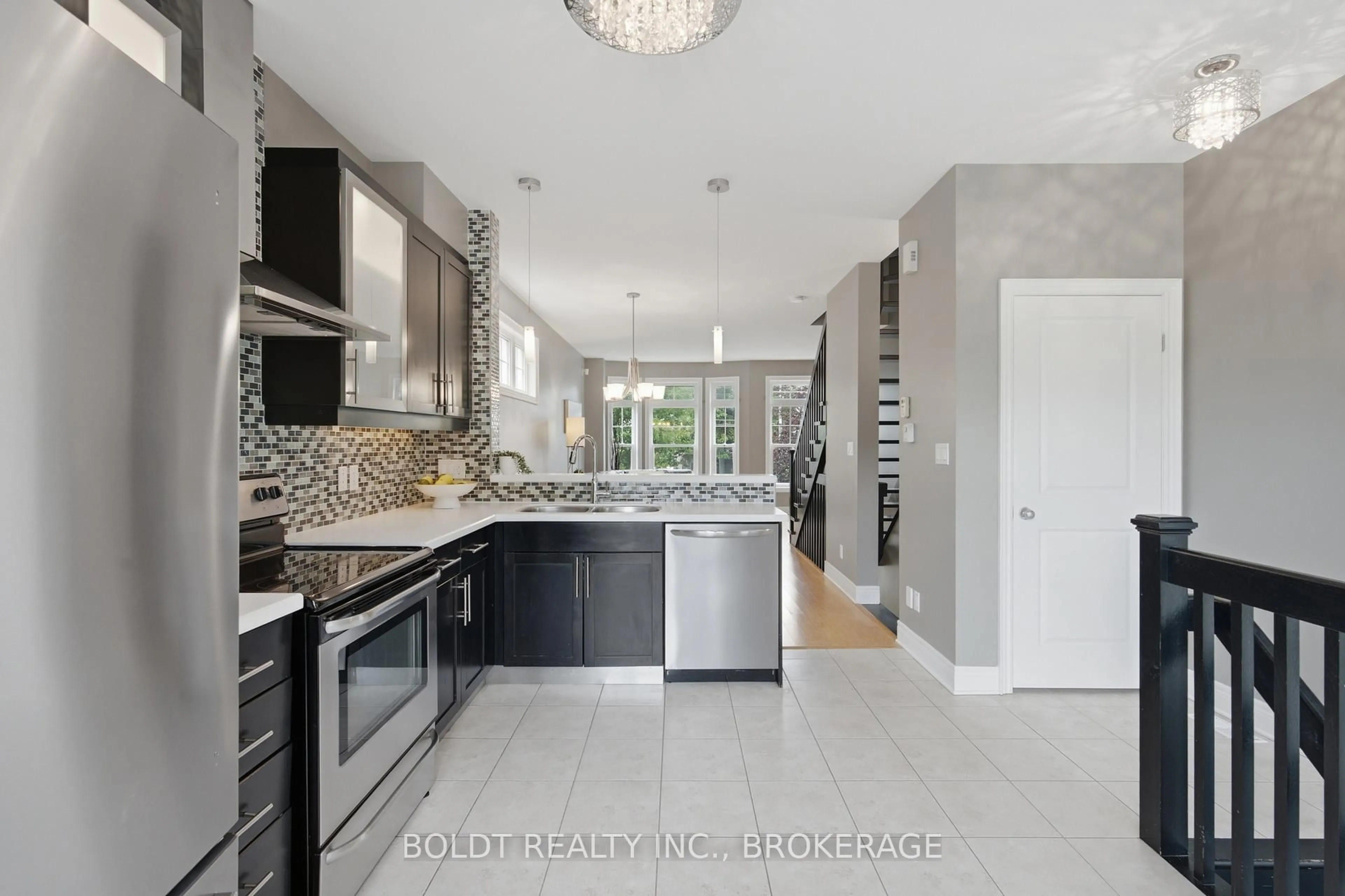 Contemporary kitchen, ceramic/tile floor for 41 Durksen Dr, St. Catharines Ontario L2R 0A7