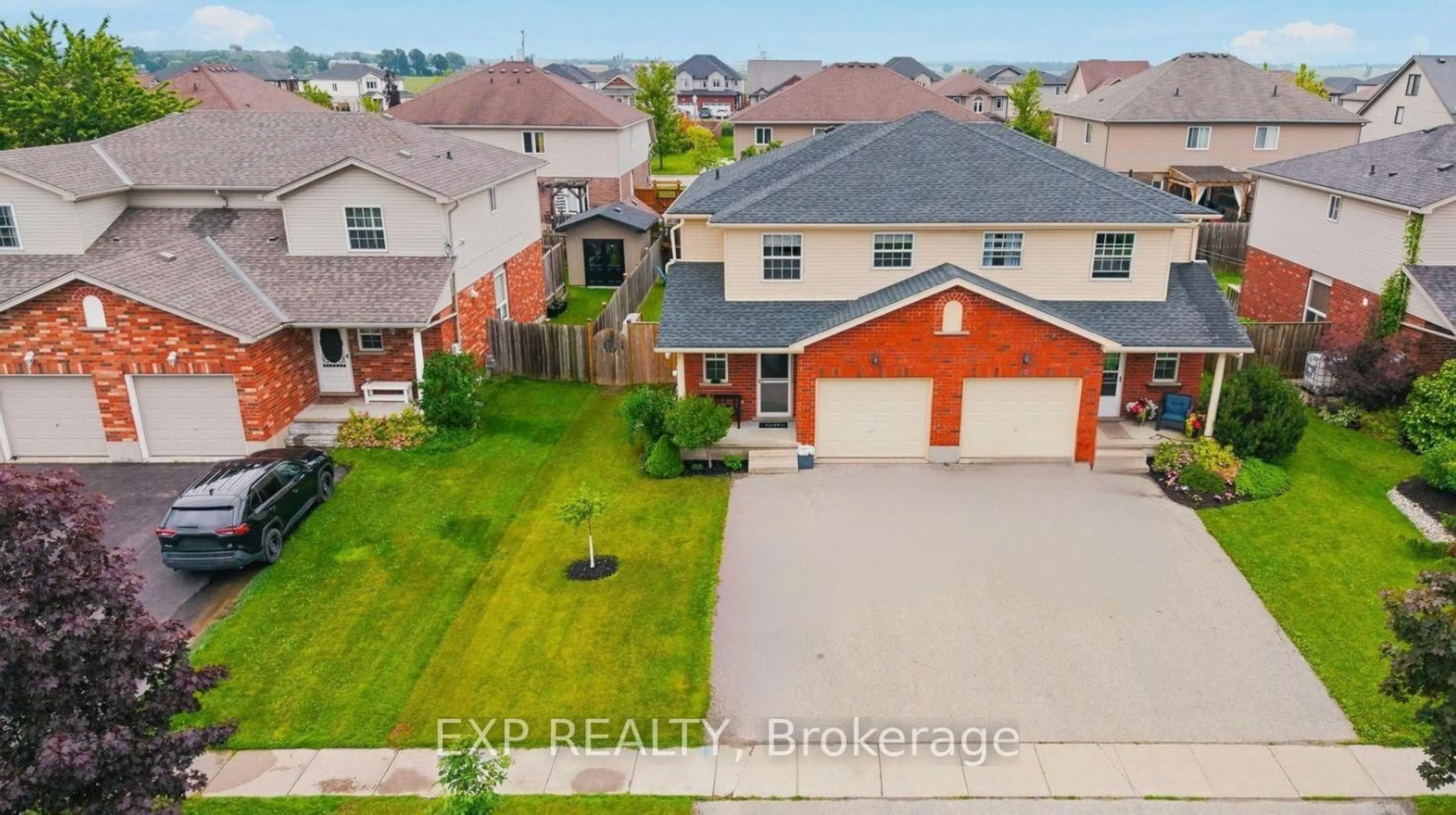 A pic from outside/outdoor area/front of a property/back of a property/a pic from drone, street for 31 Parkside St, Mapleton Ontario N0G 1P0