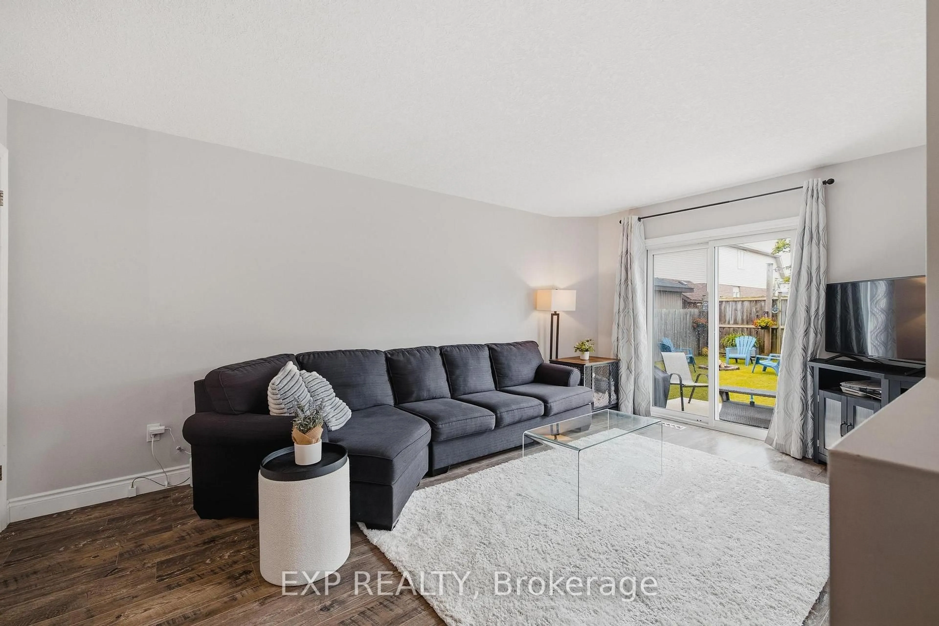 Living room with furniture, unknown for 31 Parkside St, Mapleton Ontario N0G 1P0