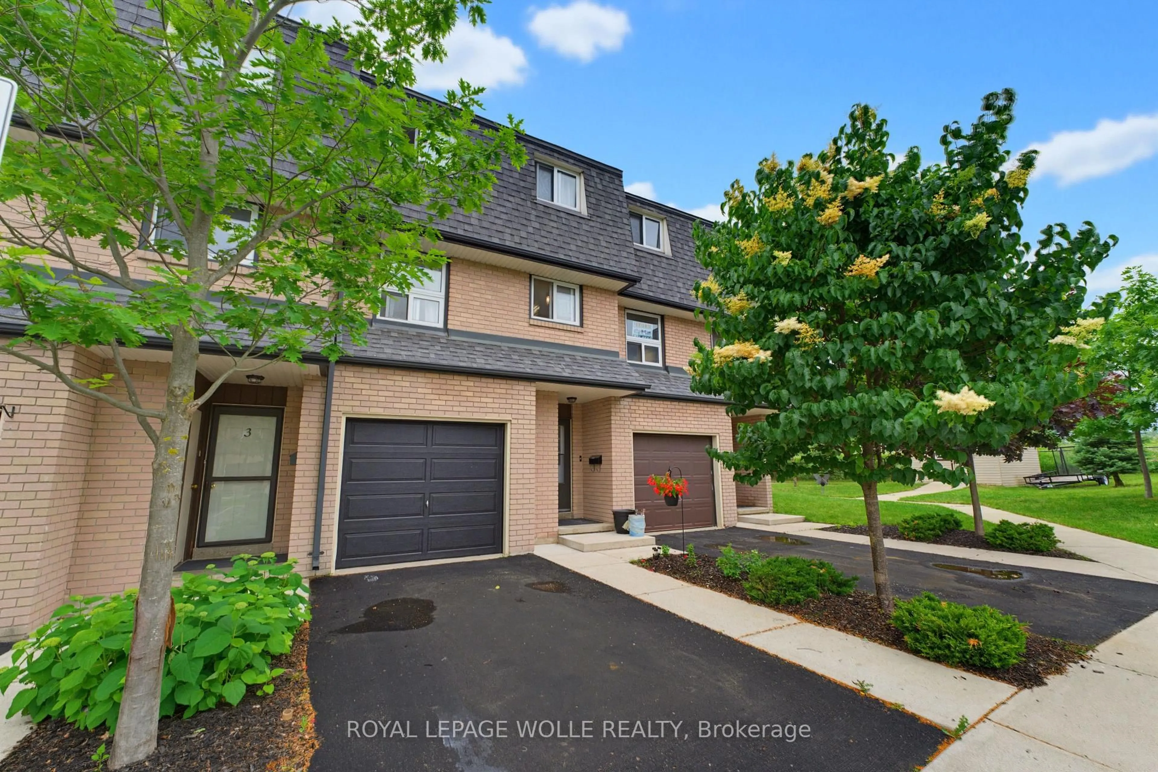 Unknown for 138 Blackhorne Dr #4, Kitchener Ontario N2E 1Z3