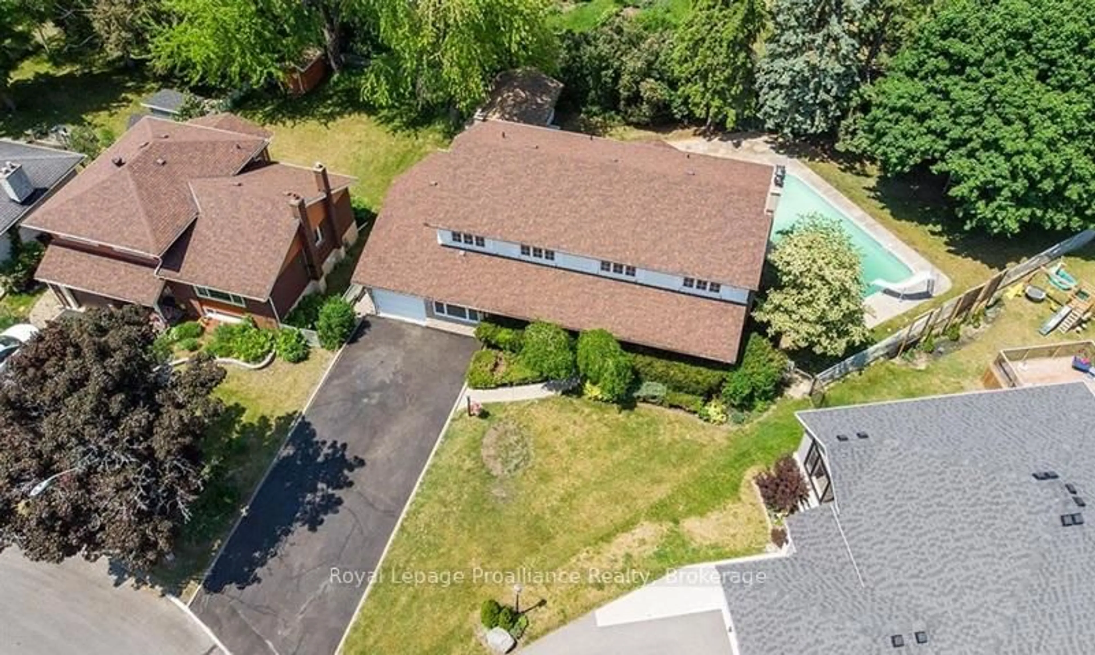 A pic from outside/outdoor area/front of a property/back of a property/a pic from drone, street for 35 Patrick St, Quinte West Ontario K8V 4B4