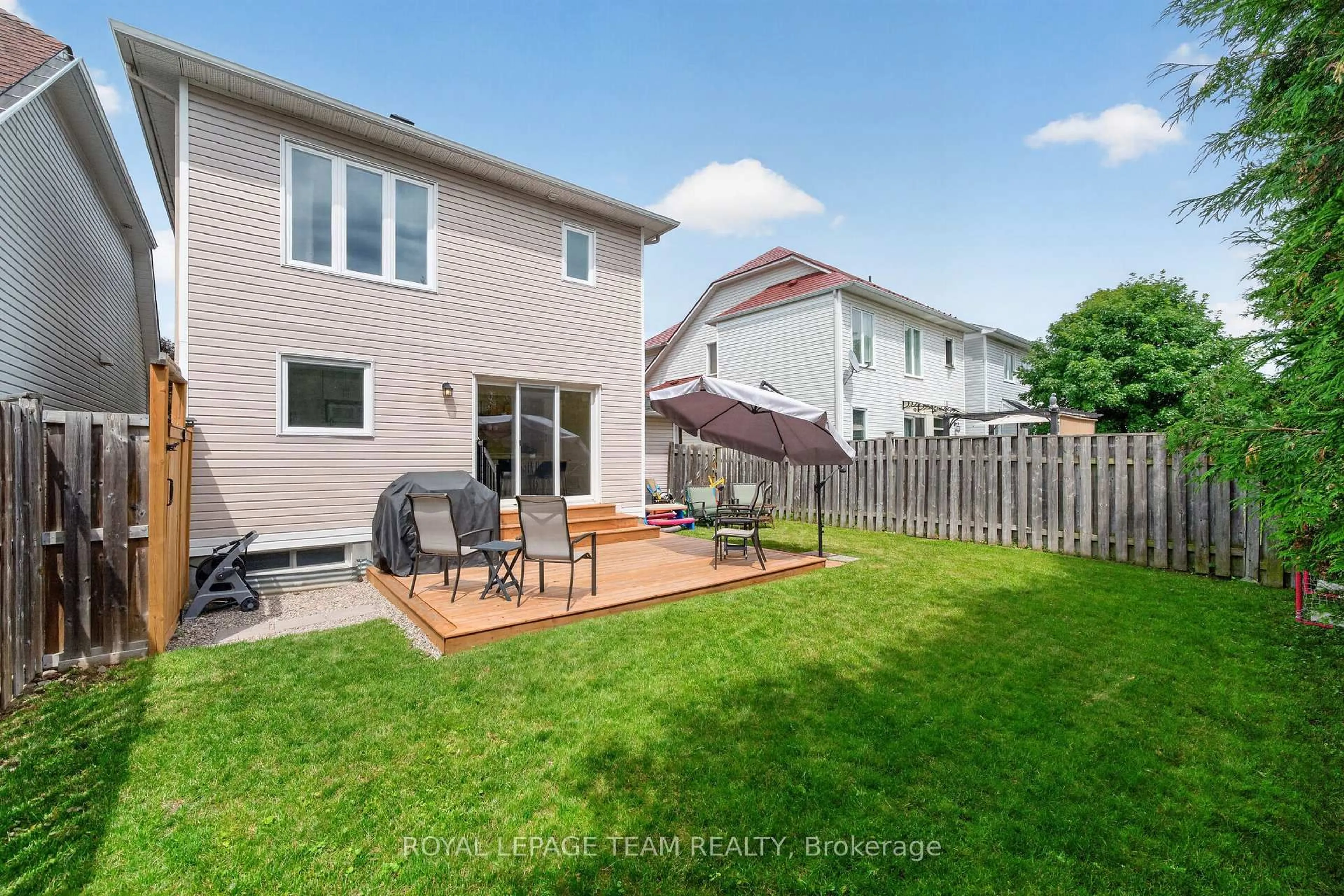 Patio, street for 191 Windhurst Dr, Ottawa Ontario K2G 6G9