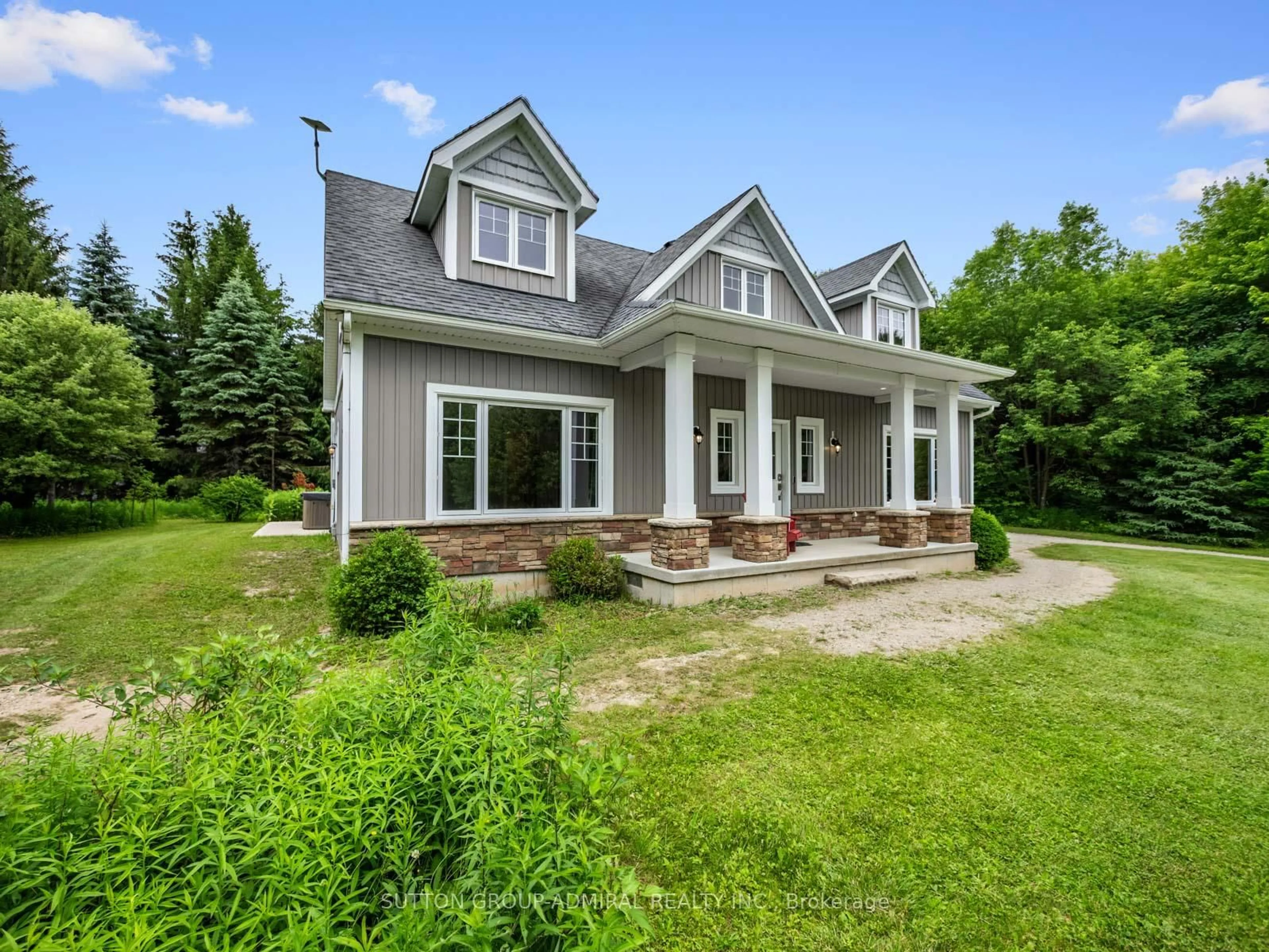 Home with vinyl exterior material, unknown for 6886 Wellington Rd 16, Centre Wellington Ontario N0B 1J0