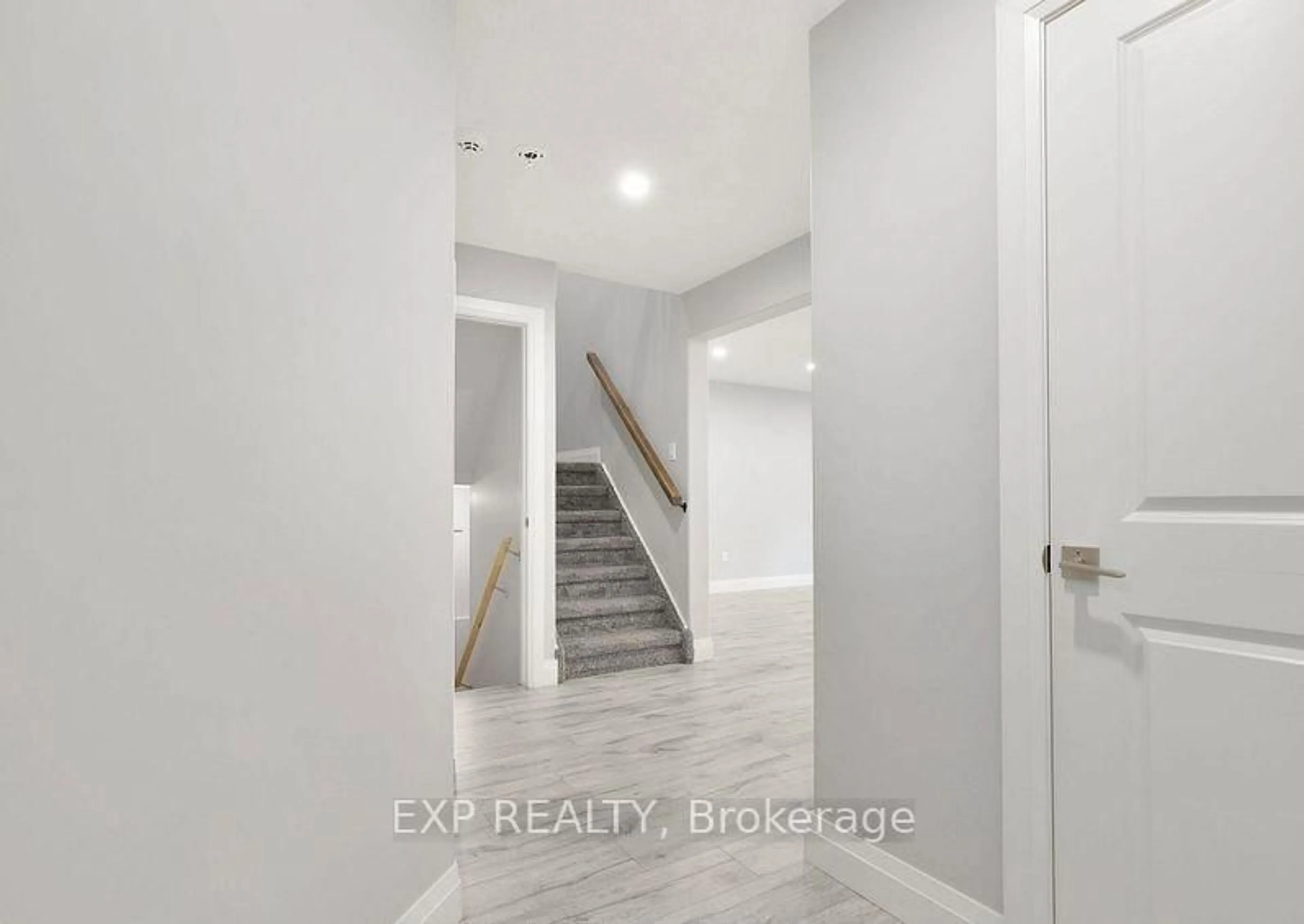 Indoor entryway for 61 Vienna Rd #14, Tillsonburg Ontario N4G 0J6