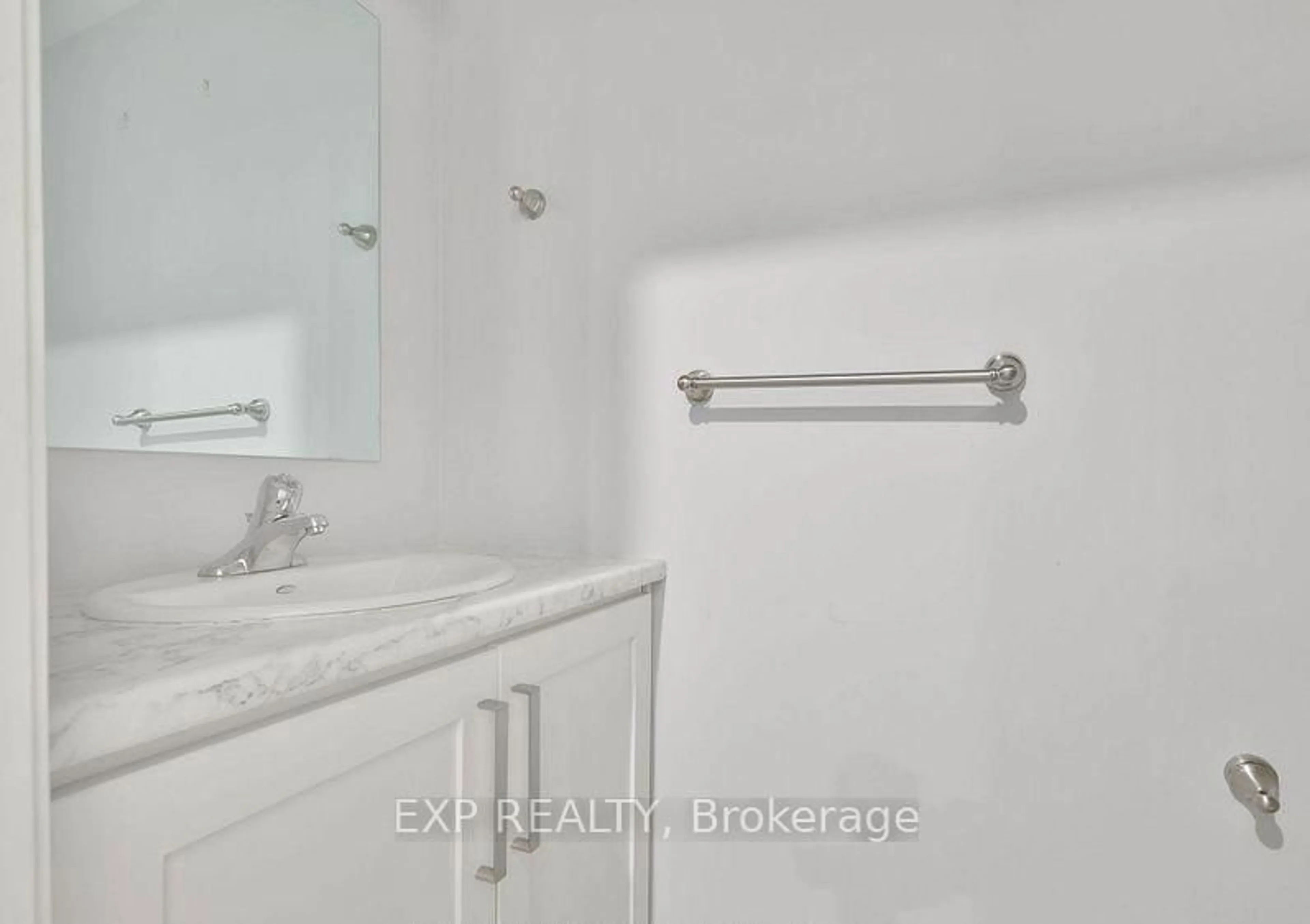 Standard bathroom, ceramic/tile floor for 61 Vienna Rd #14, Tillsonburg Ontario N4G 0J6