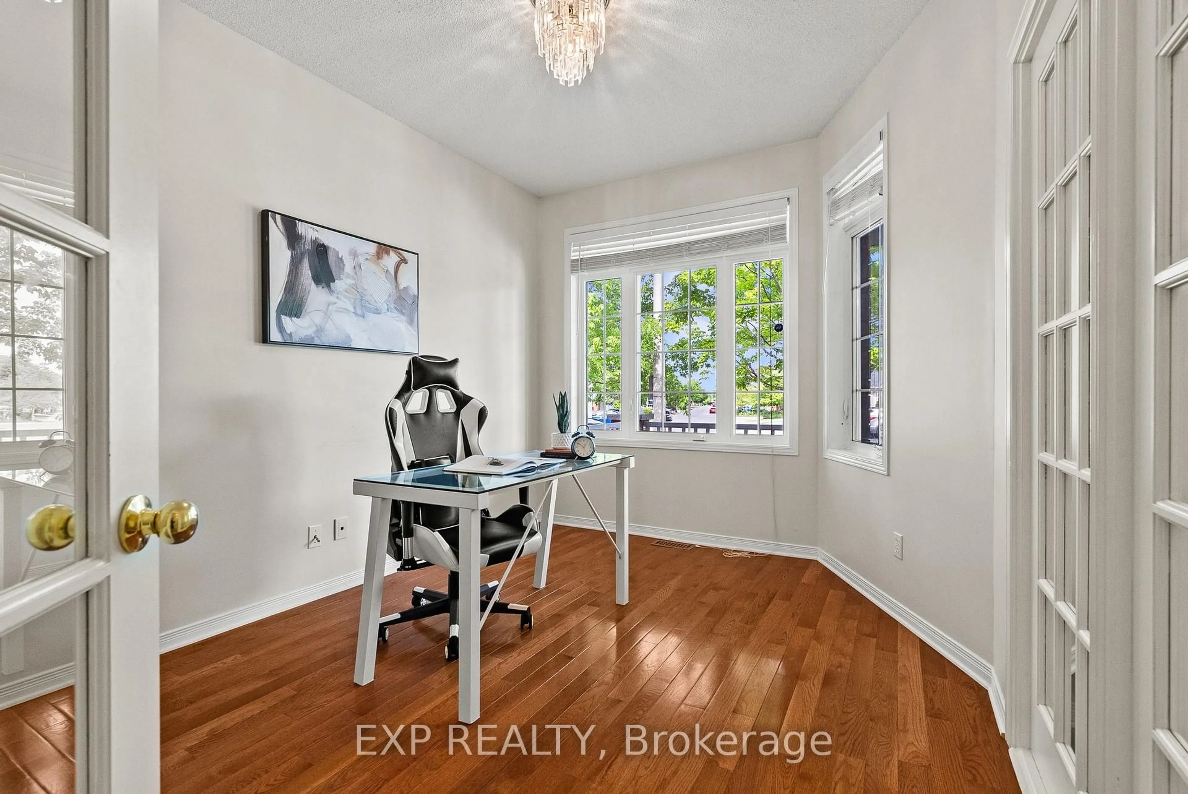 Unknown for 112 Redcliff Ave, Ottawa Ontario K2J 5J7