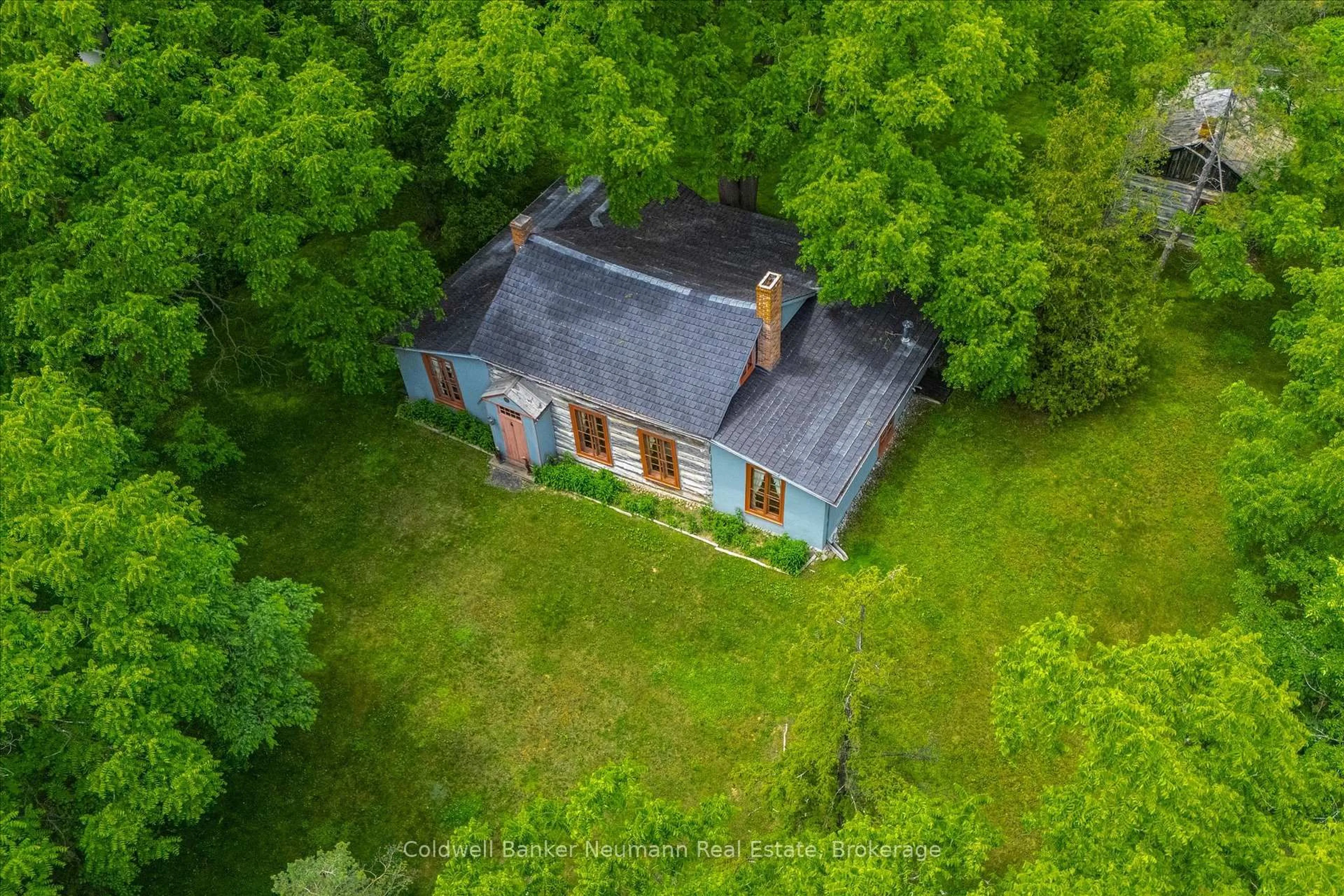 A pic from outside/outdoor area/front of a property/back of a property/a pic from drone, building for 280 Palmer St, Guelph Ontario N1E 2S2