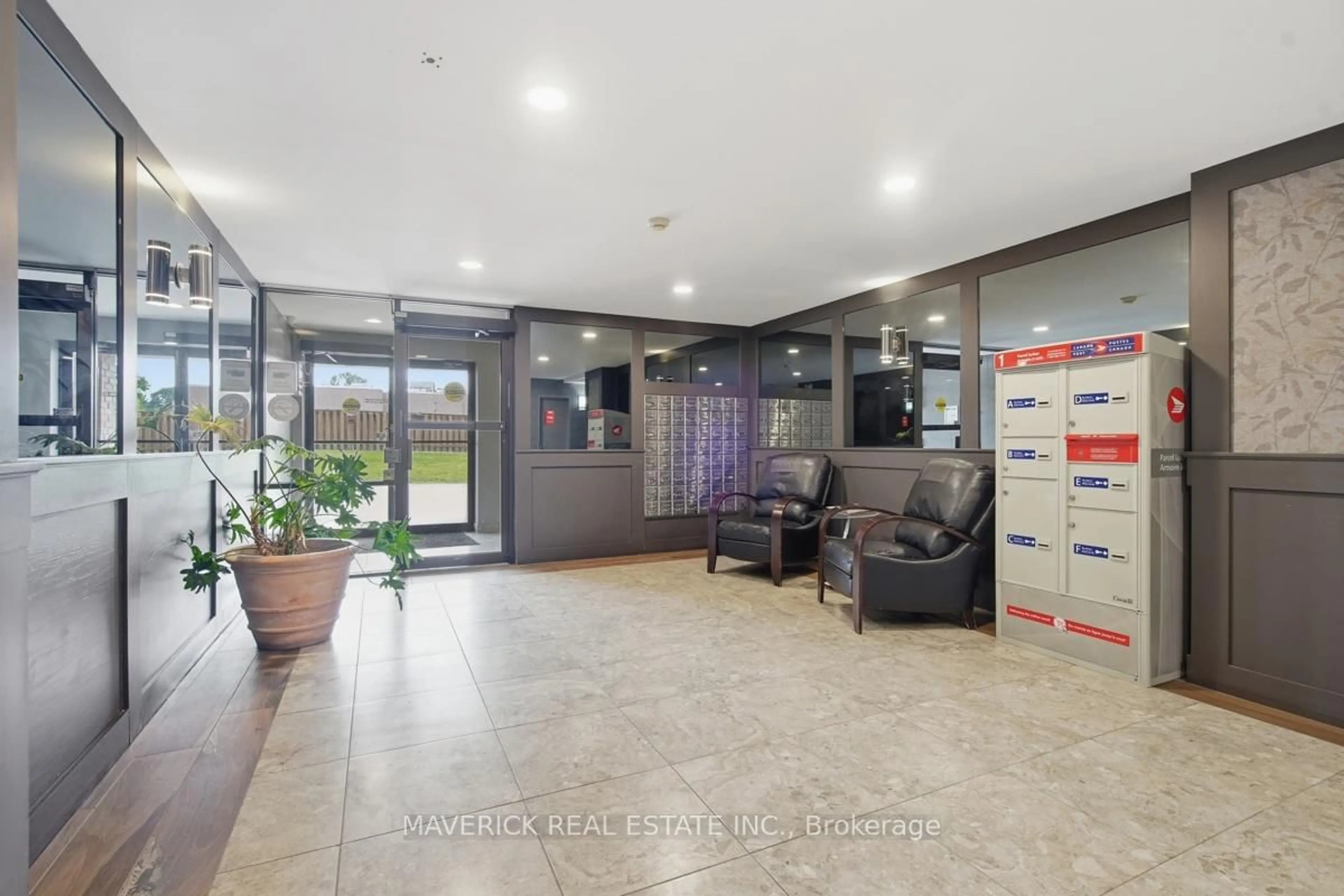 Lobby for 650 Cheapside St #303, London East Ontario N5Y 5J8