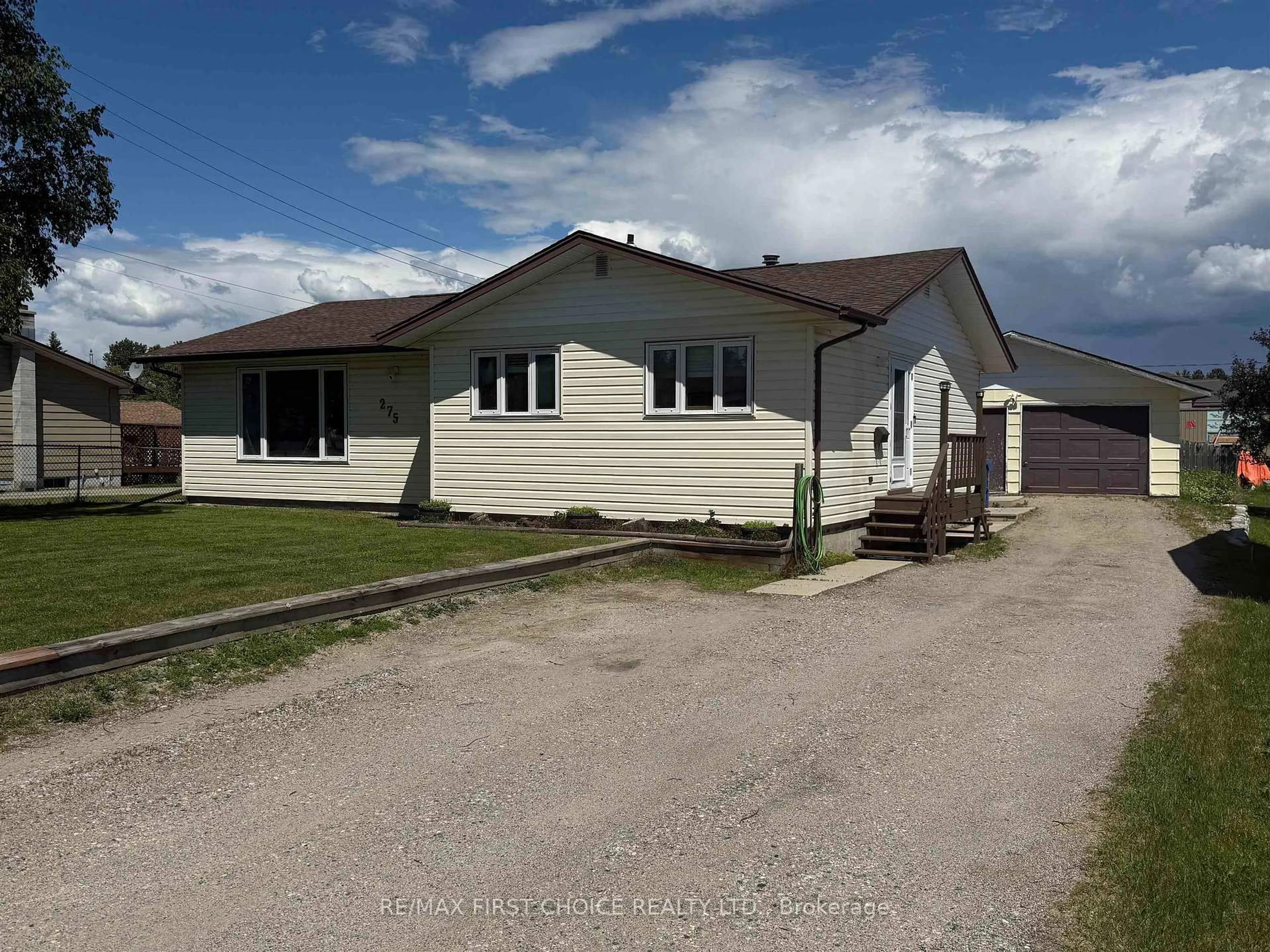 A pic from outside/outdoor area/front of a property/back of a property/a pic from drone, unknown for 275 St. Charles St, Dryden Ontario P8N 1M4