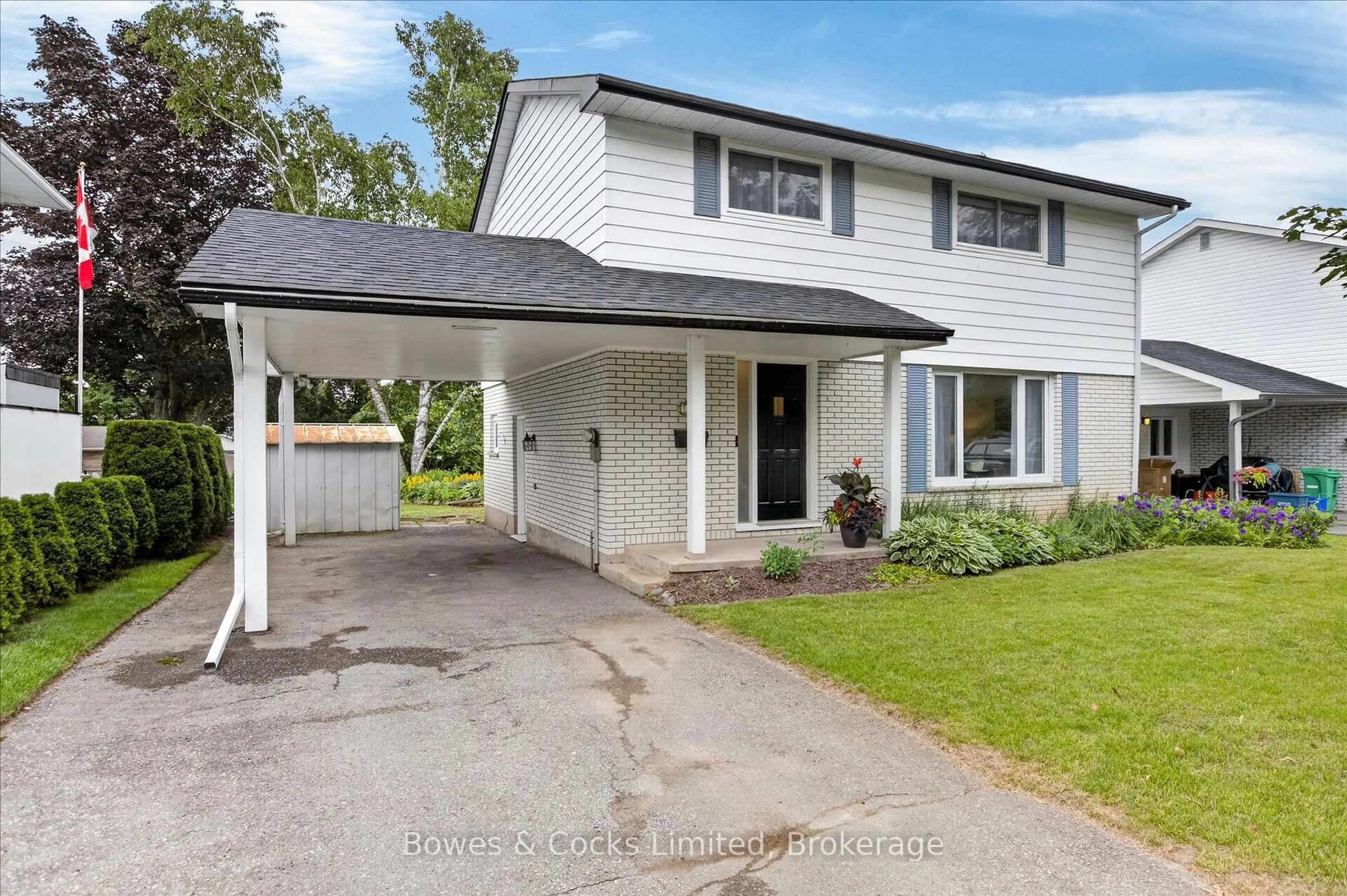 Home with vinyl exterior material, street for 1228 Bathurst St, Peterborough Ontario K9H 6X5