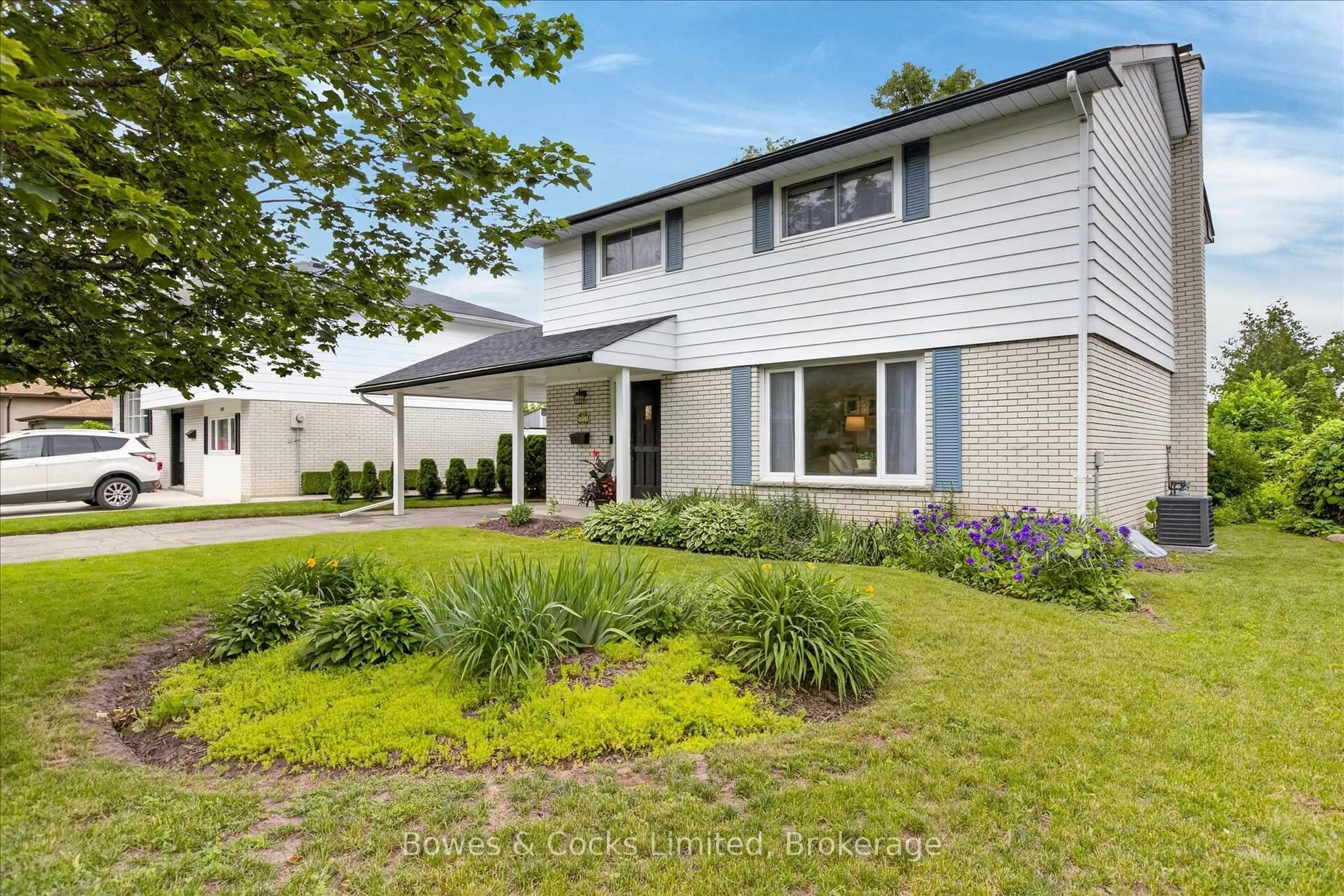Home with brick exterior material, street for 1228 Bathurst St, Peterborough Ontario K9H 6X5