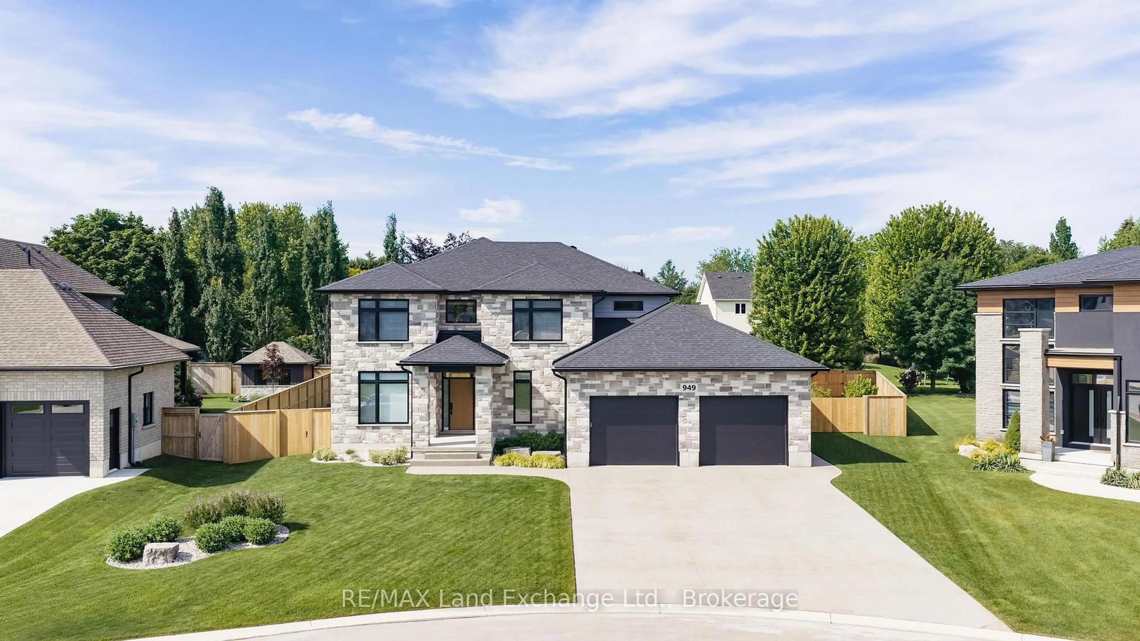Home with brick exterior material, street for 949 Bogdanovic Way, Huron-Kinloss Ontario N2Z 0H4