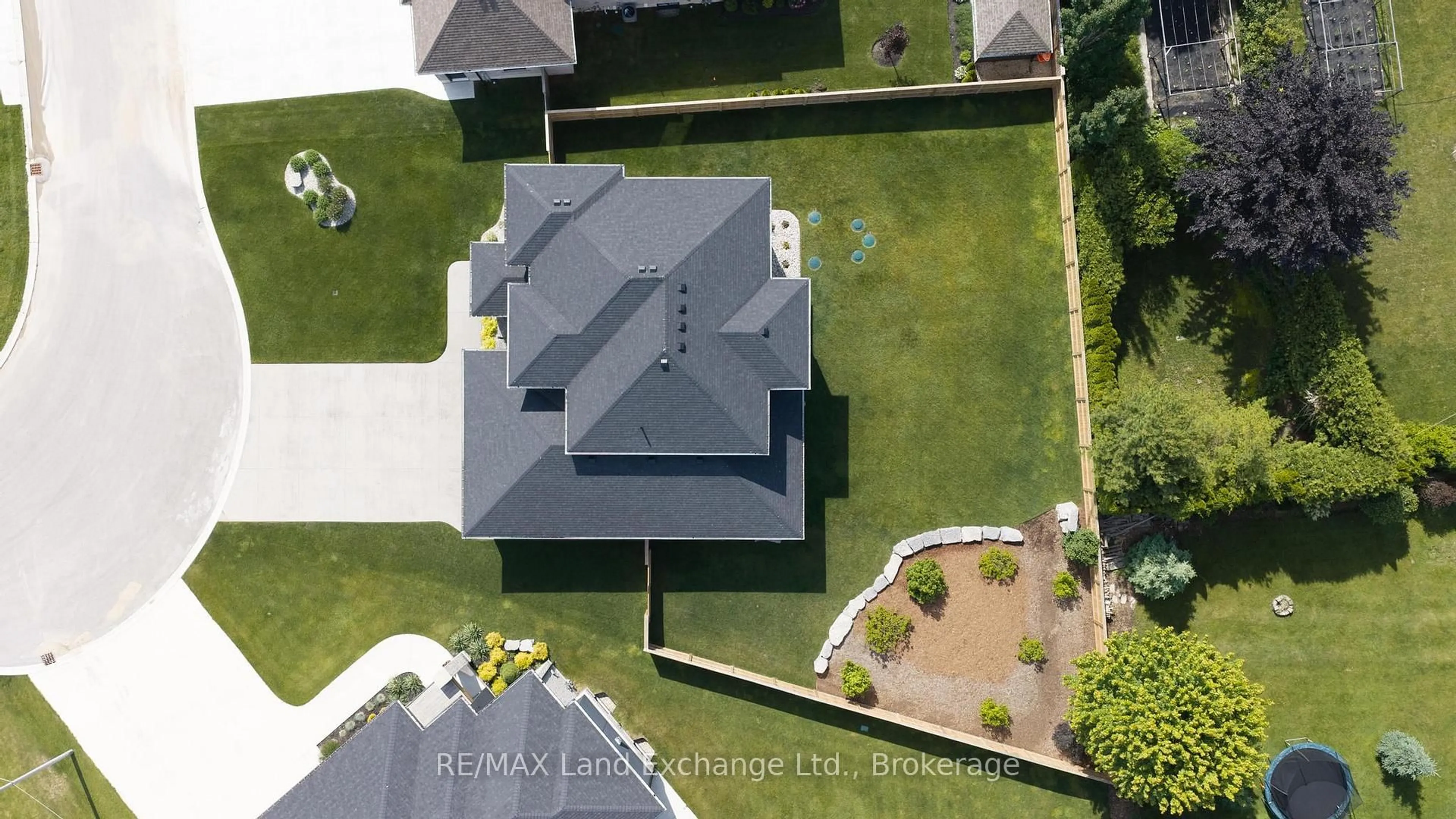 A pic from outside/outdoor area/front of a property/back of a property/a pic from drone, street for 949 Bogdanovic Way, Huron-Kinloss Ontario N2Z 0H4