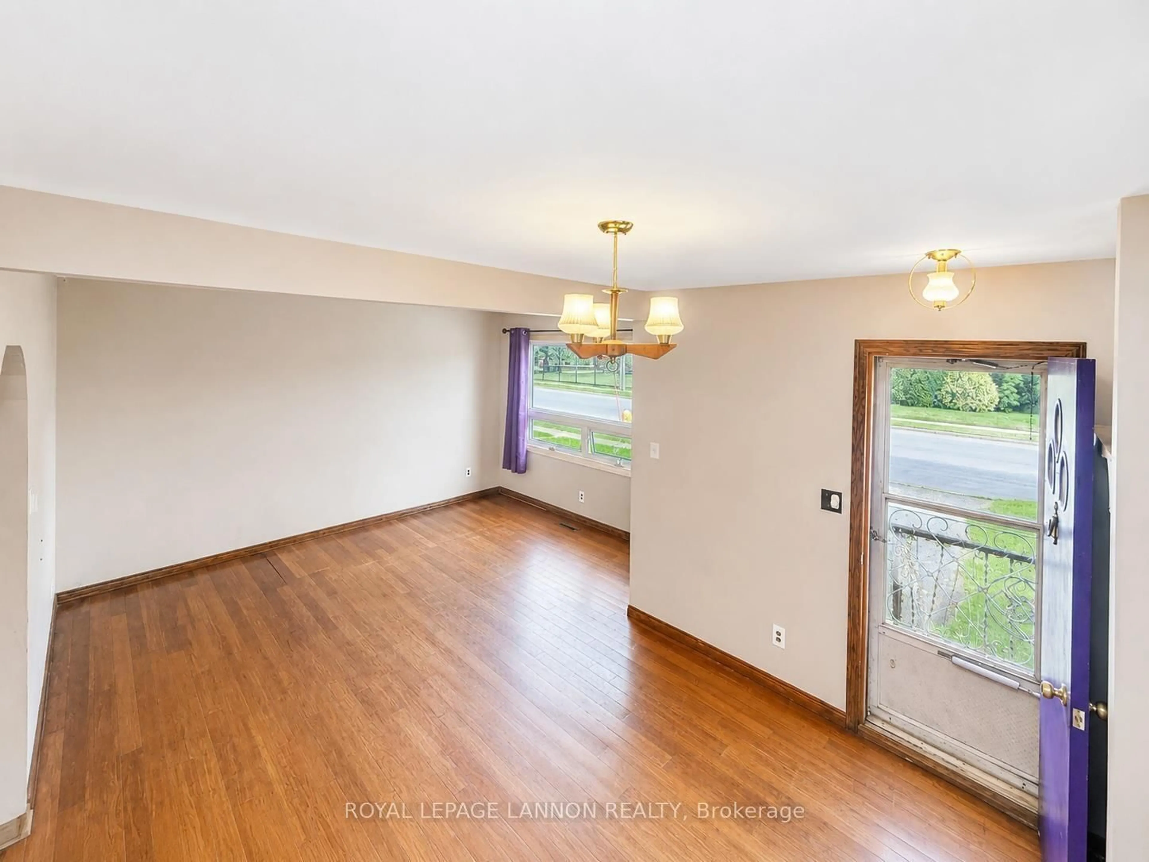 A pic of a room for 318 Empire Ave, Thunder Bay Ontario P7E 4R8