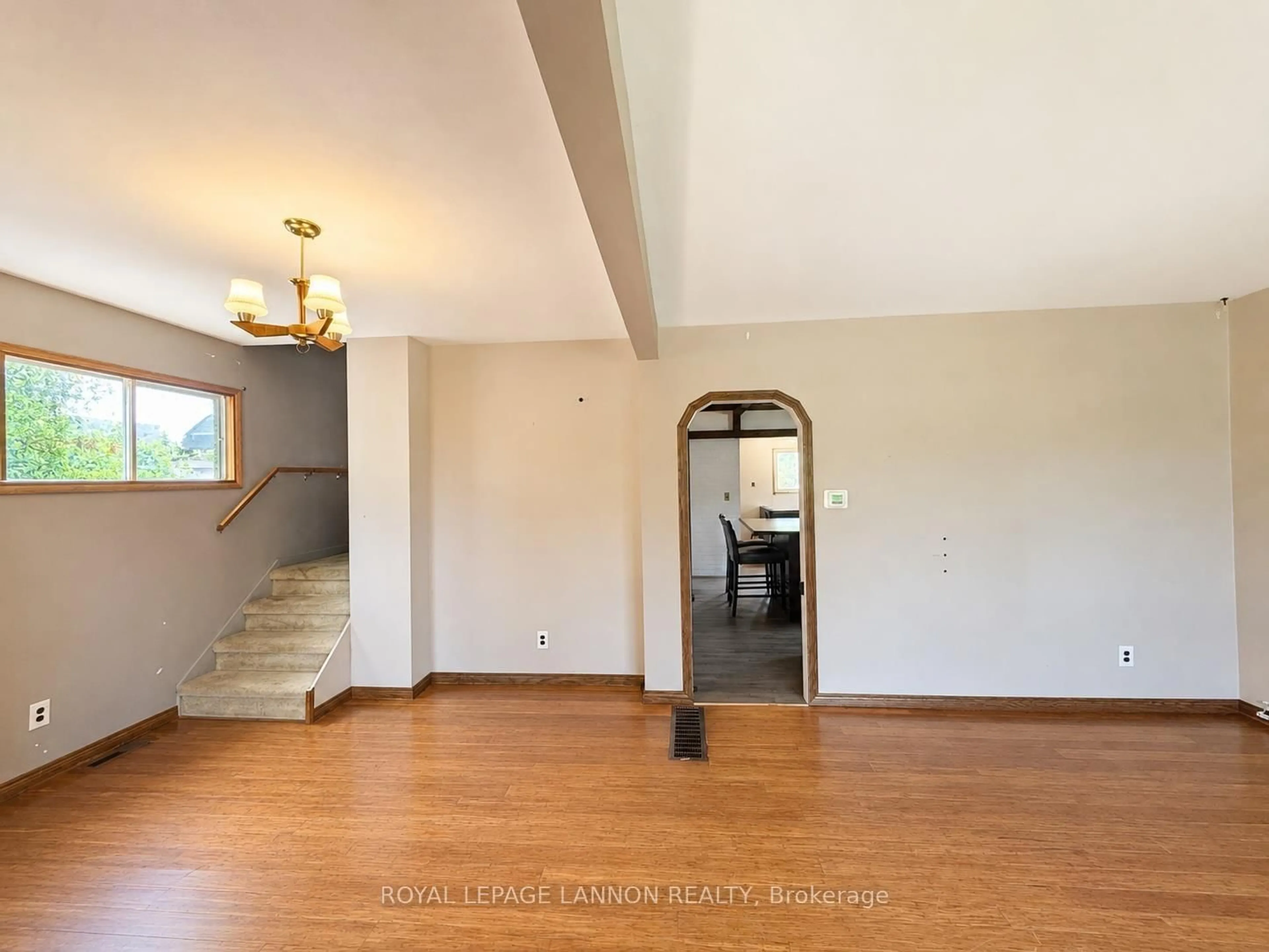 Unknown for 318 Empire Ave, Thunder Bay Ontario P7E 4R8