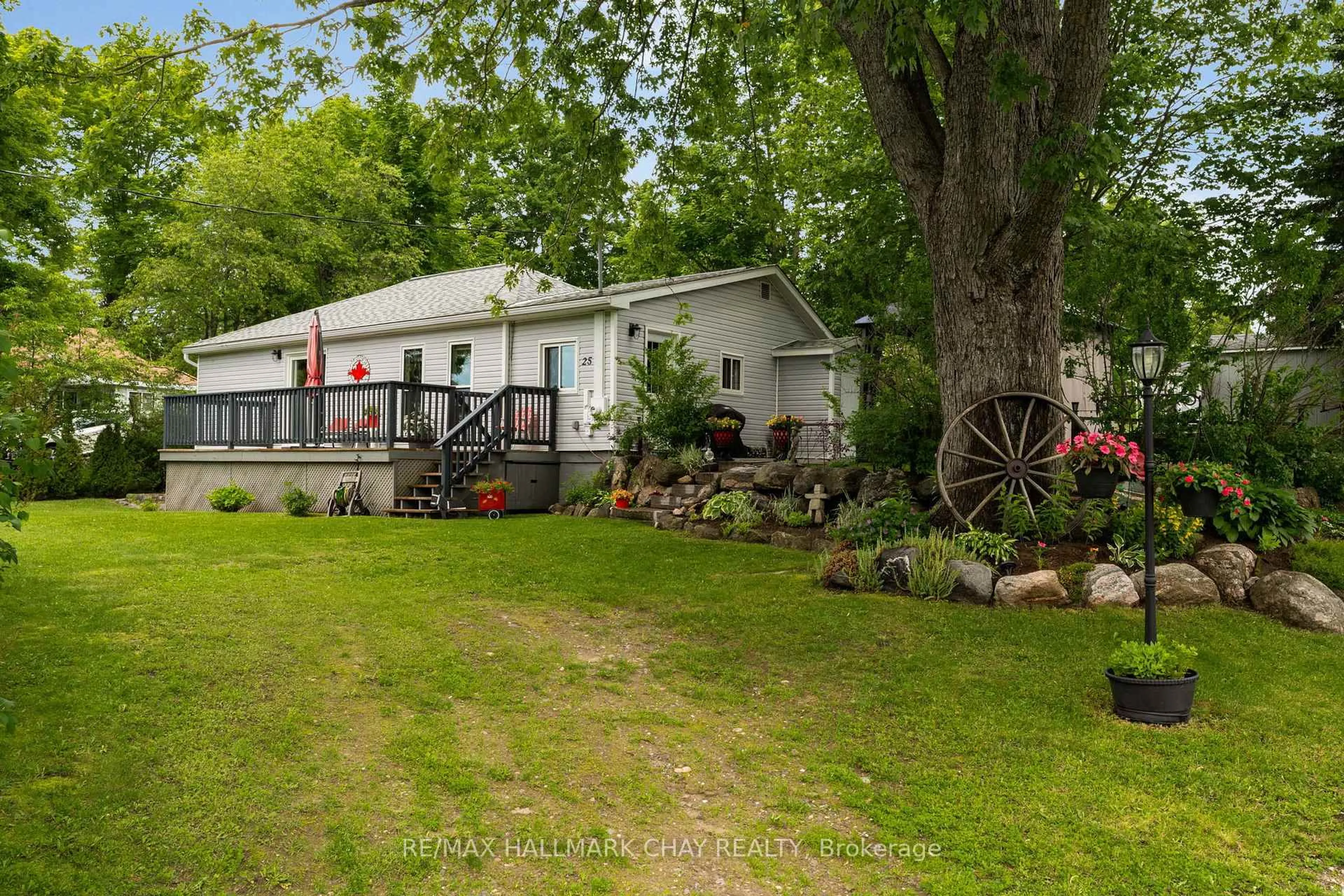A pic from outside/outdoor area/front of a property/back of a property/a pic from drone, water/lake/river/ocean view for 25 Railway St, Georgian Bay Ontario P0C 1H0
