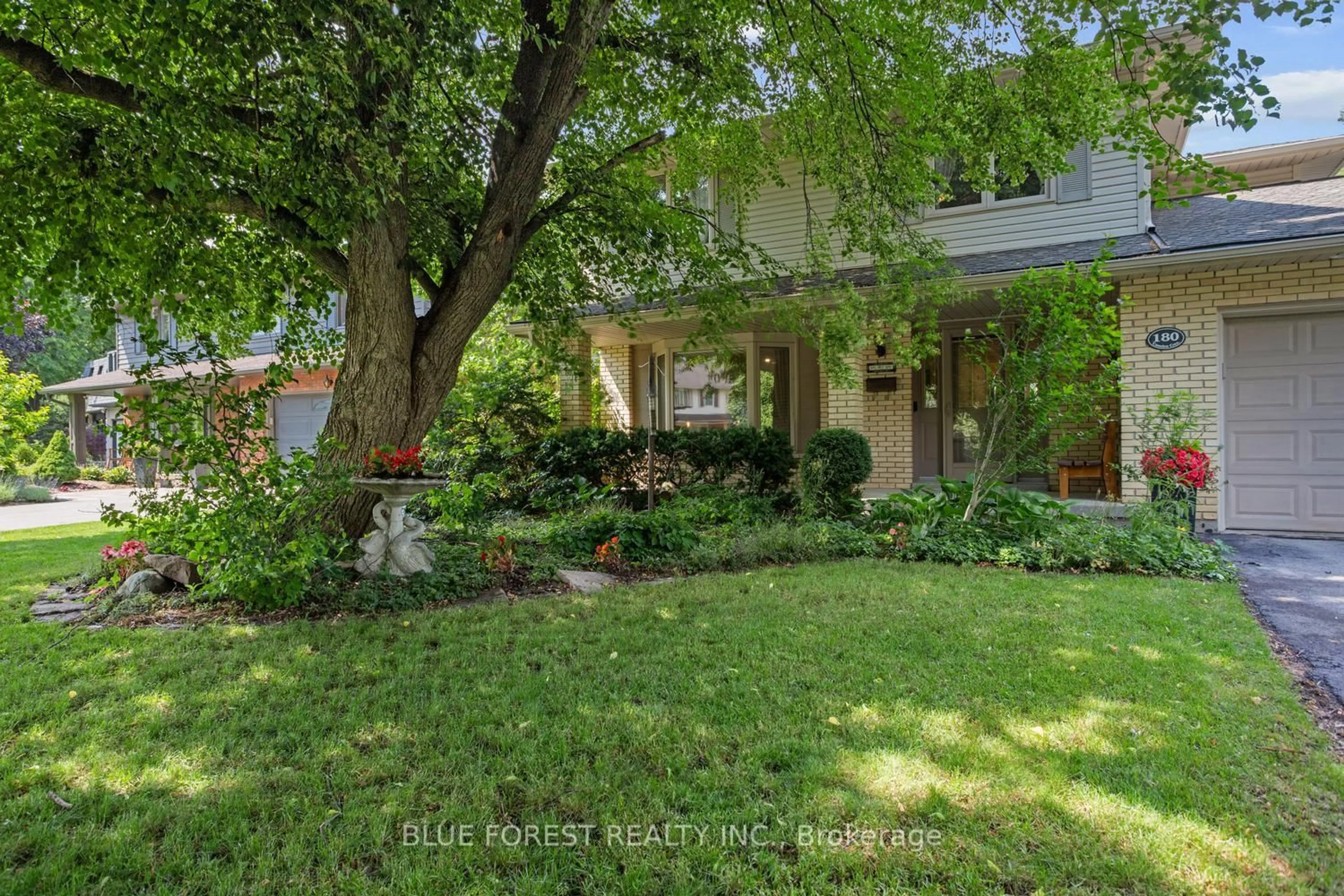 A pic from outside/outdoor area/front of a property/back of a property/a pic from drone, street for 180 Camden Cres, London North Ontario N5X 2J7