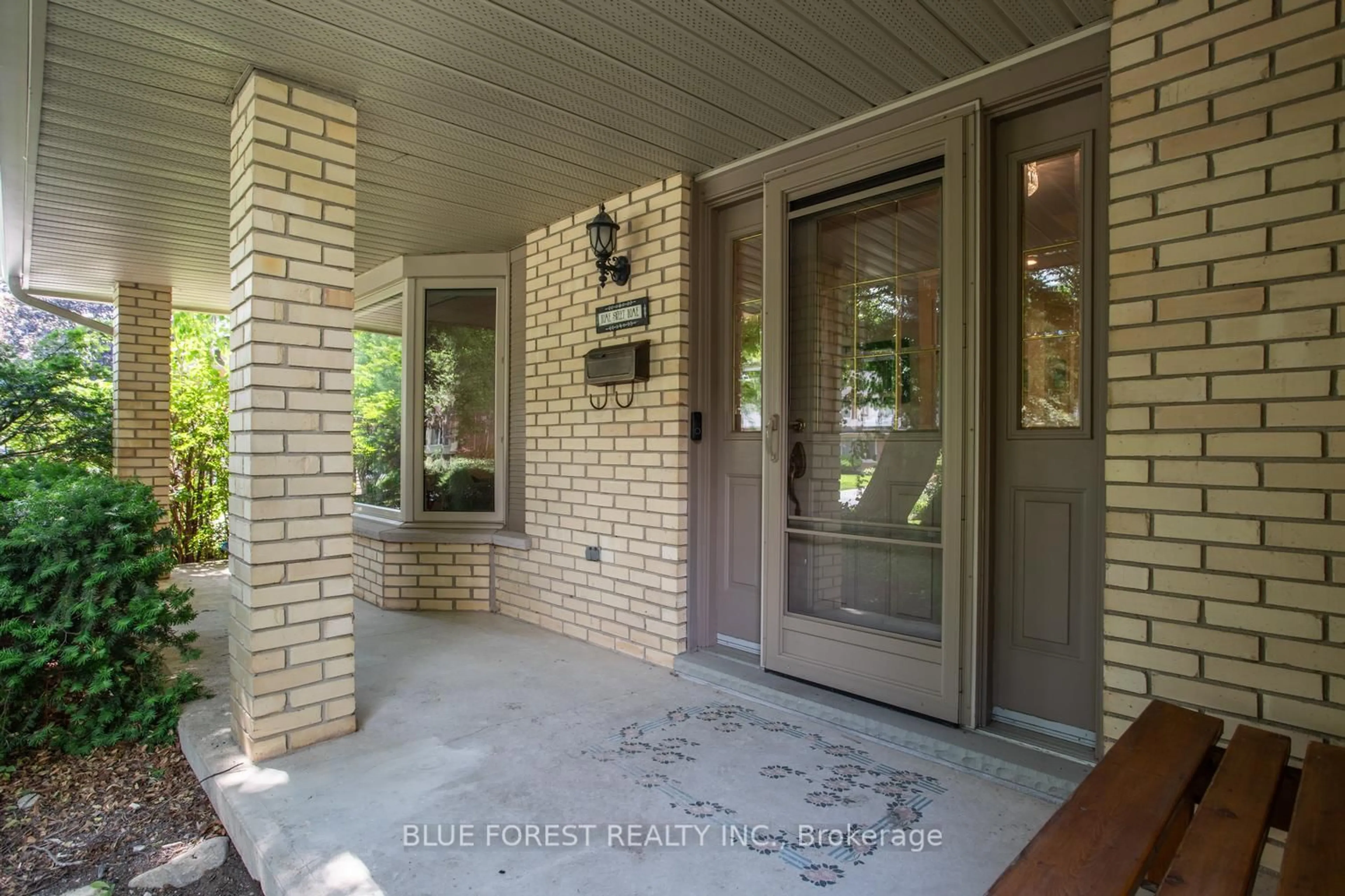 Indoor entryway for 180 Camden Cres, London North Ontario N5X 2J7