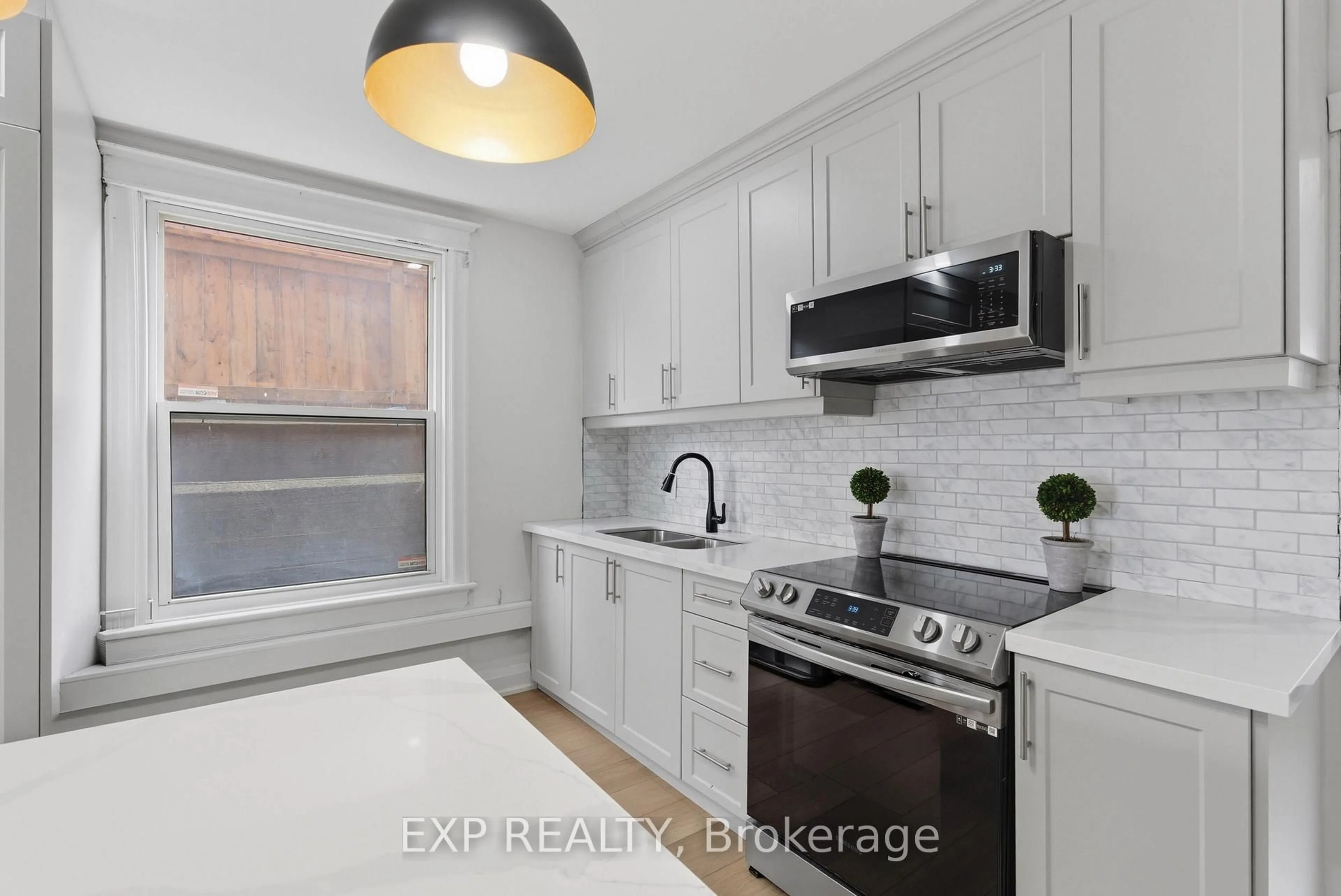 Standard kitchen, unknown for 191 Queen St, Hamilton Ontario L2E 7K8