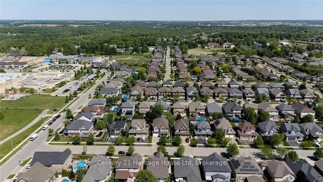 44 Mcqueen Dr, Brant 3