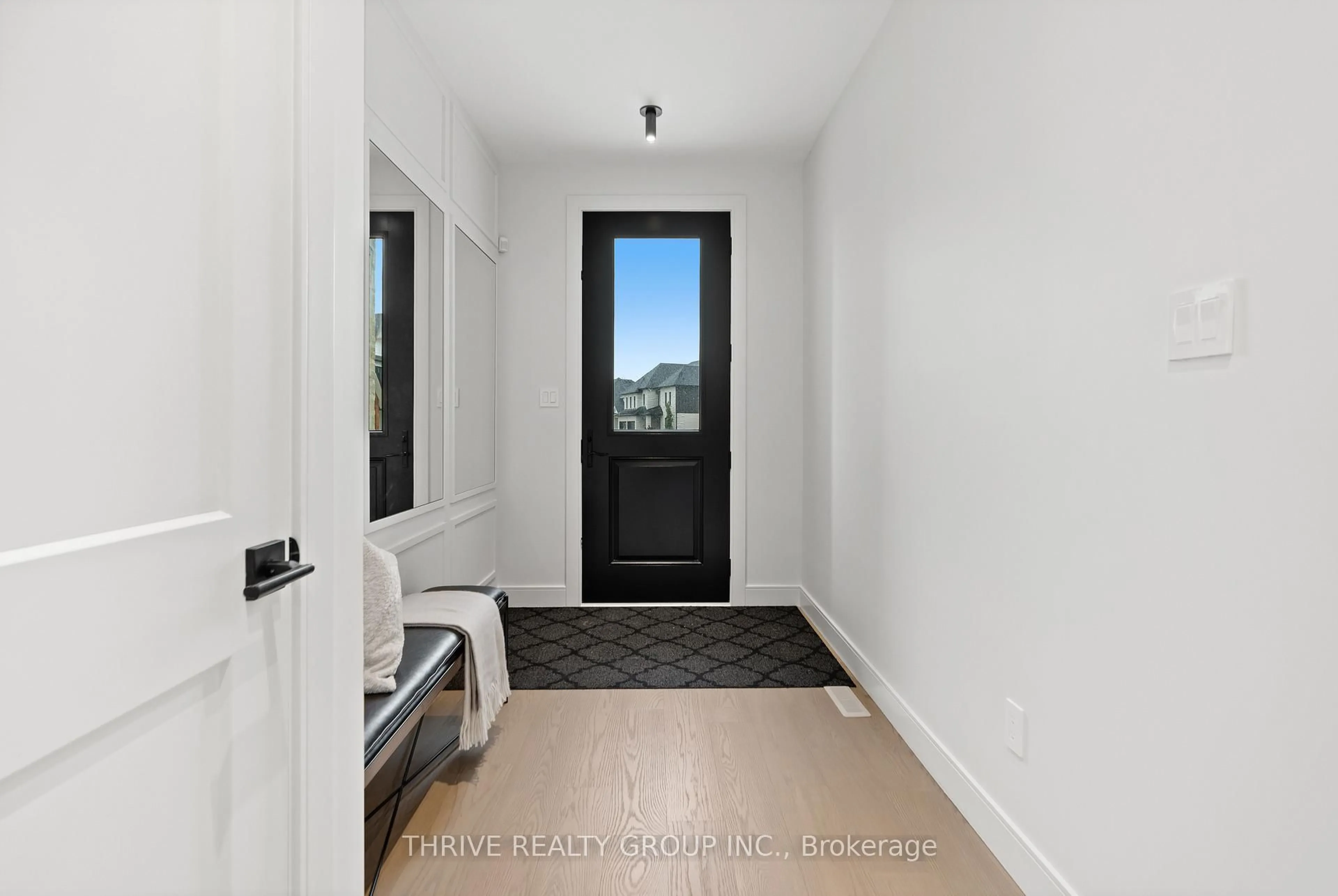 Indoor entryway for 4067 Fallingbrook Rd, London South Ontario N6P 0H7