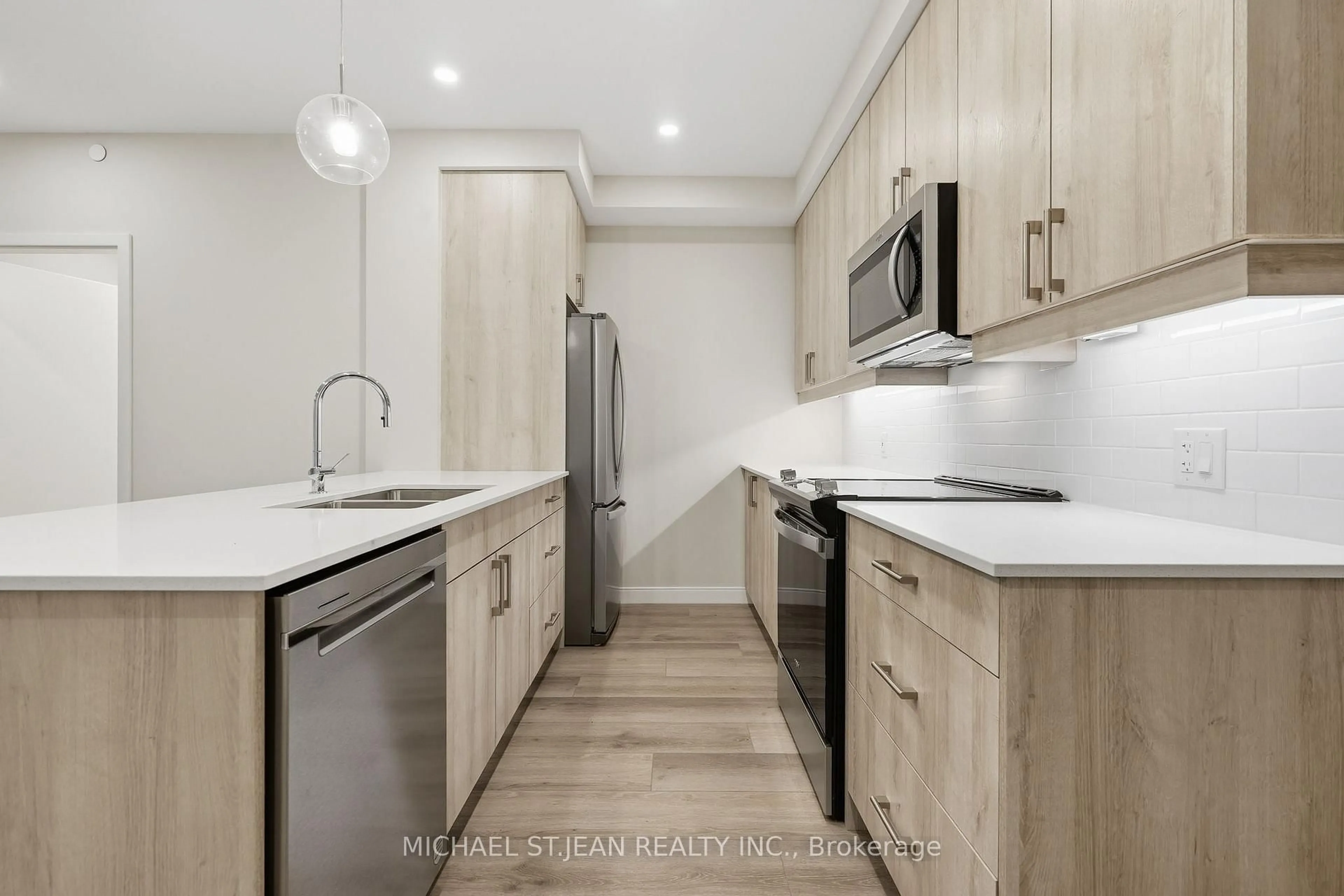 Unknown for 118 West St #304, Port Colborne Ontario L3K 0B9