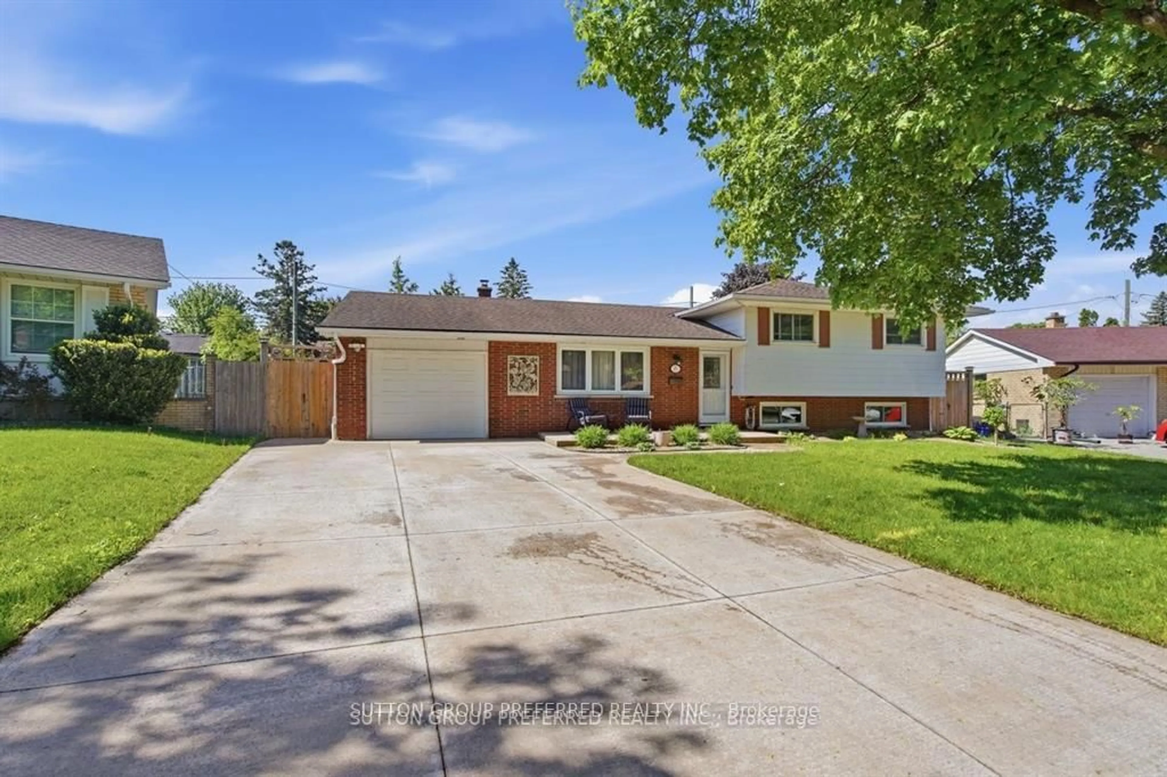 Home with brick exterior material, street for 27 Stormont Dr, London South Ontario N5Z 3Z4