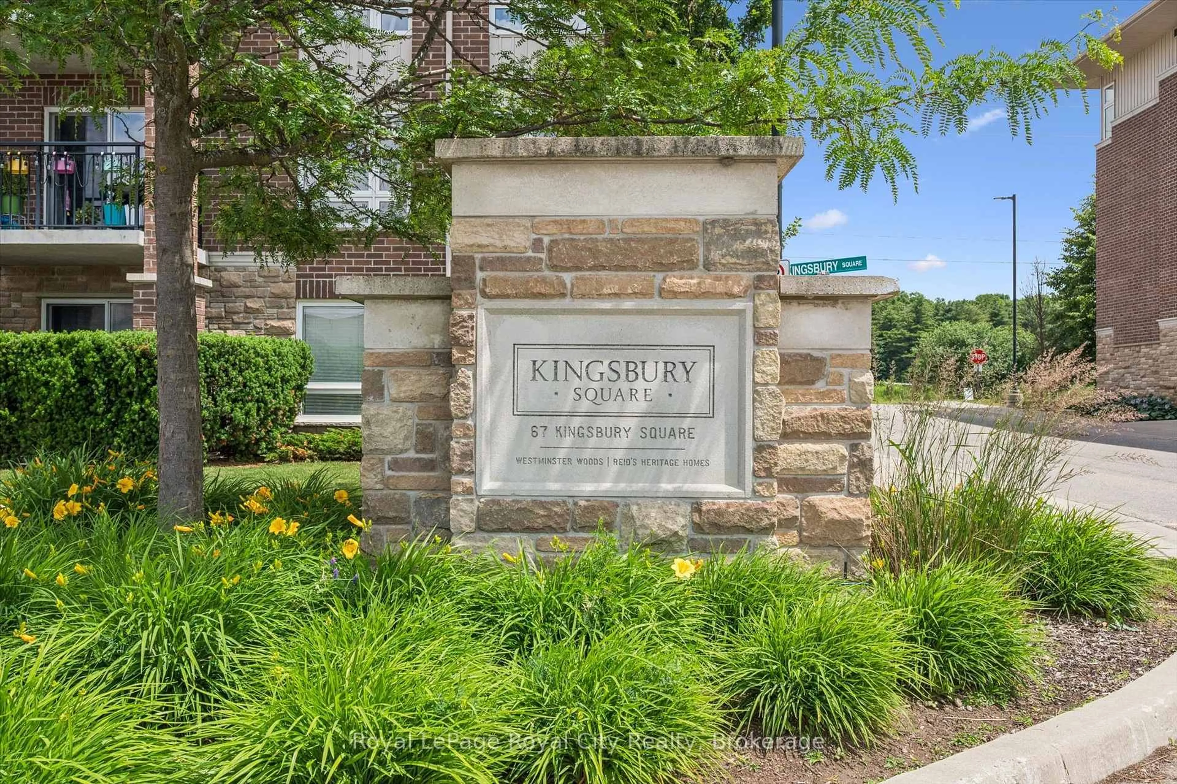 Indoor entryway for 67 Kingsbury Sq #111, Guelph Ontario N1L 0L3