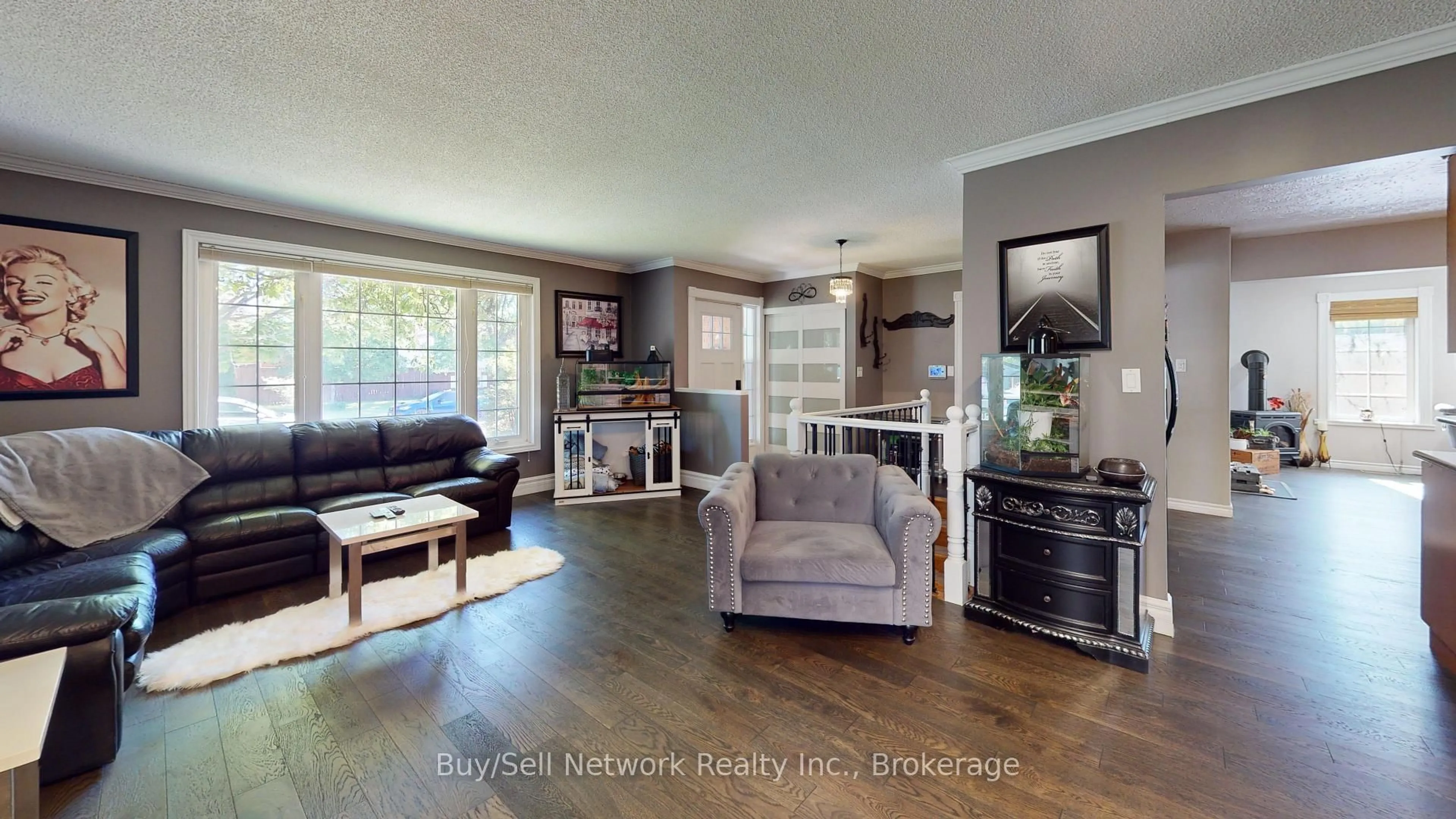 Living room with furniture, unknown for 2504 Idyllwood Cres, Peterborough Ontario K9L 1Y9