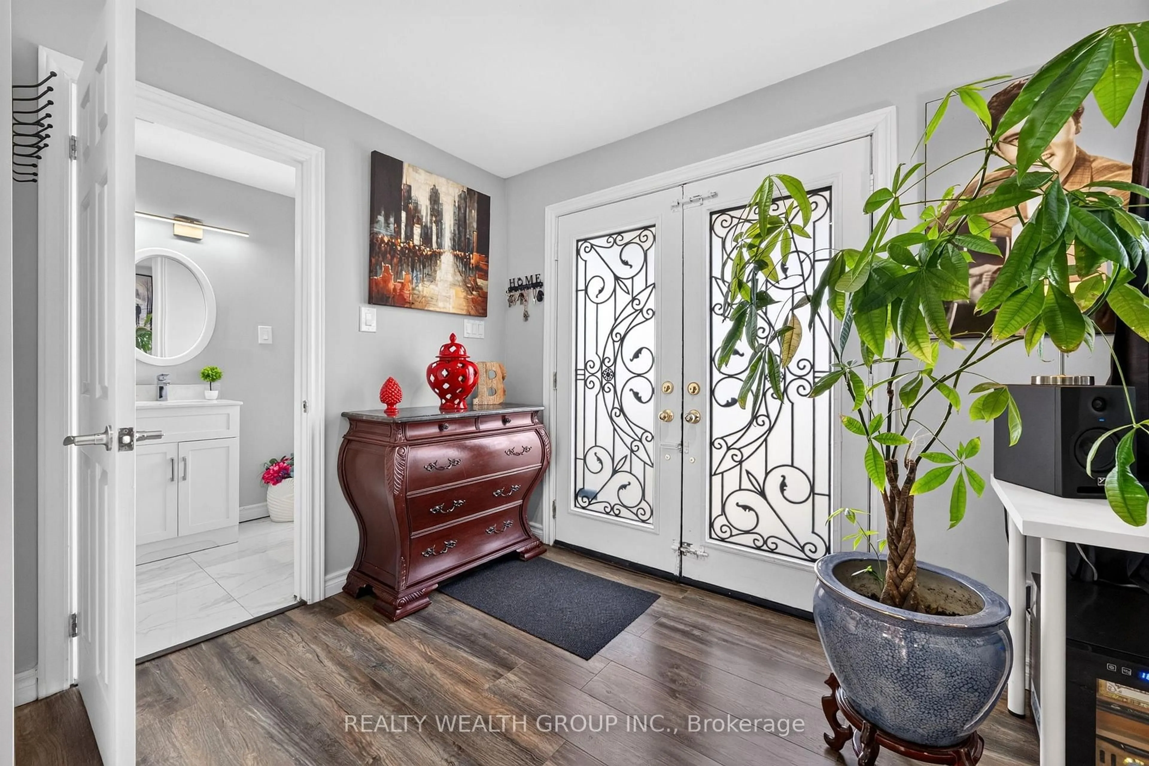 Indoor entryway for 1851 2nd Line, Trent Hills Ontario K0L 1L0