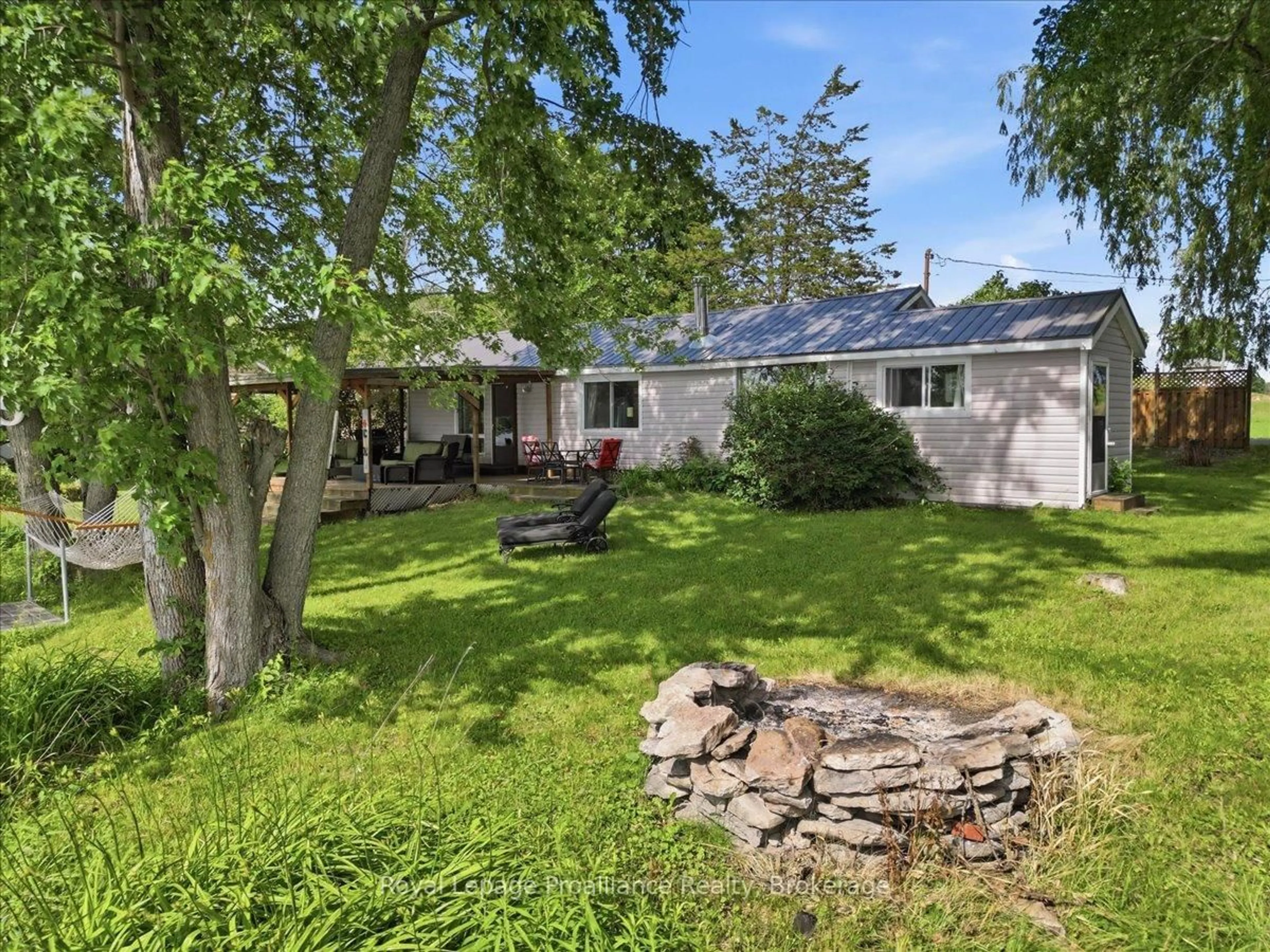 A pic from outside/outdoor area/front of a property/back of a property/a pic from drone, street for 482 Haigs Reach Rd, Trent Hills Ontario K0L 1L0