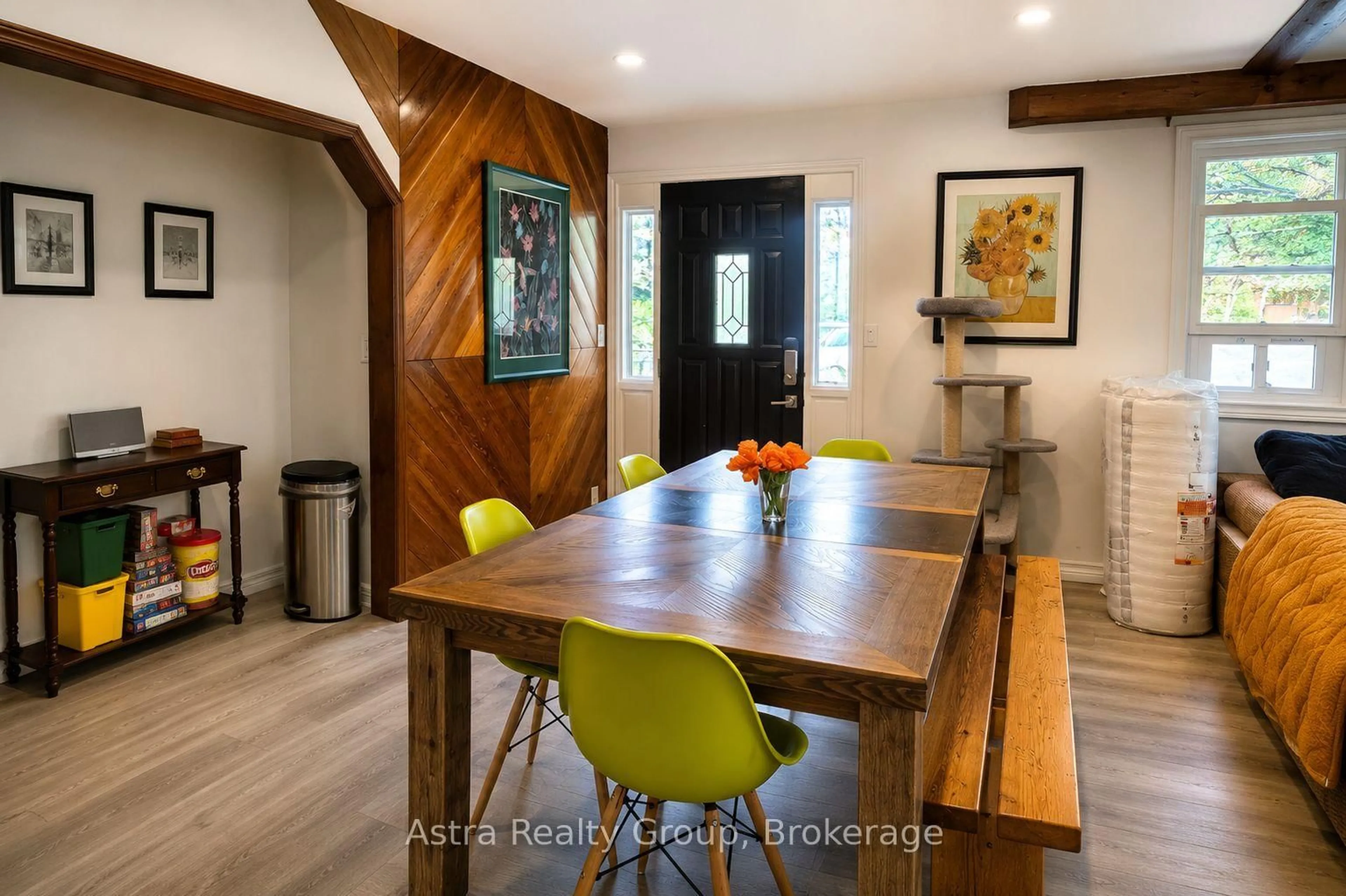 Dining room, wood/laminate floor for 21 Sackitt Rd, Kawartha Lakes Ontario K0M 1N0
