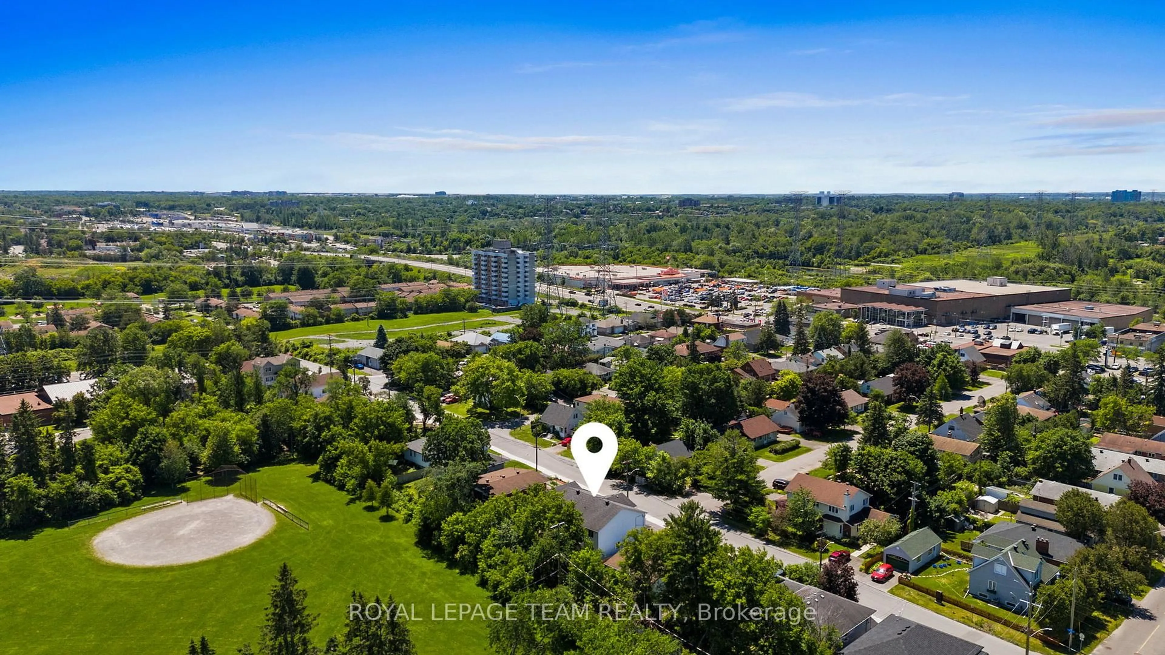 A pic from outside/outdoor area/front of a property/back of a property/a pic from drone, unknown for 1991 Banff Ave, Ottawa Ontario K1V 7X6