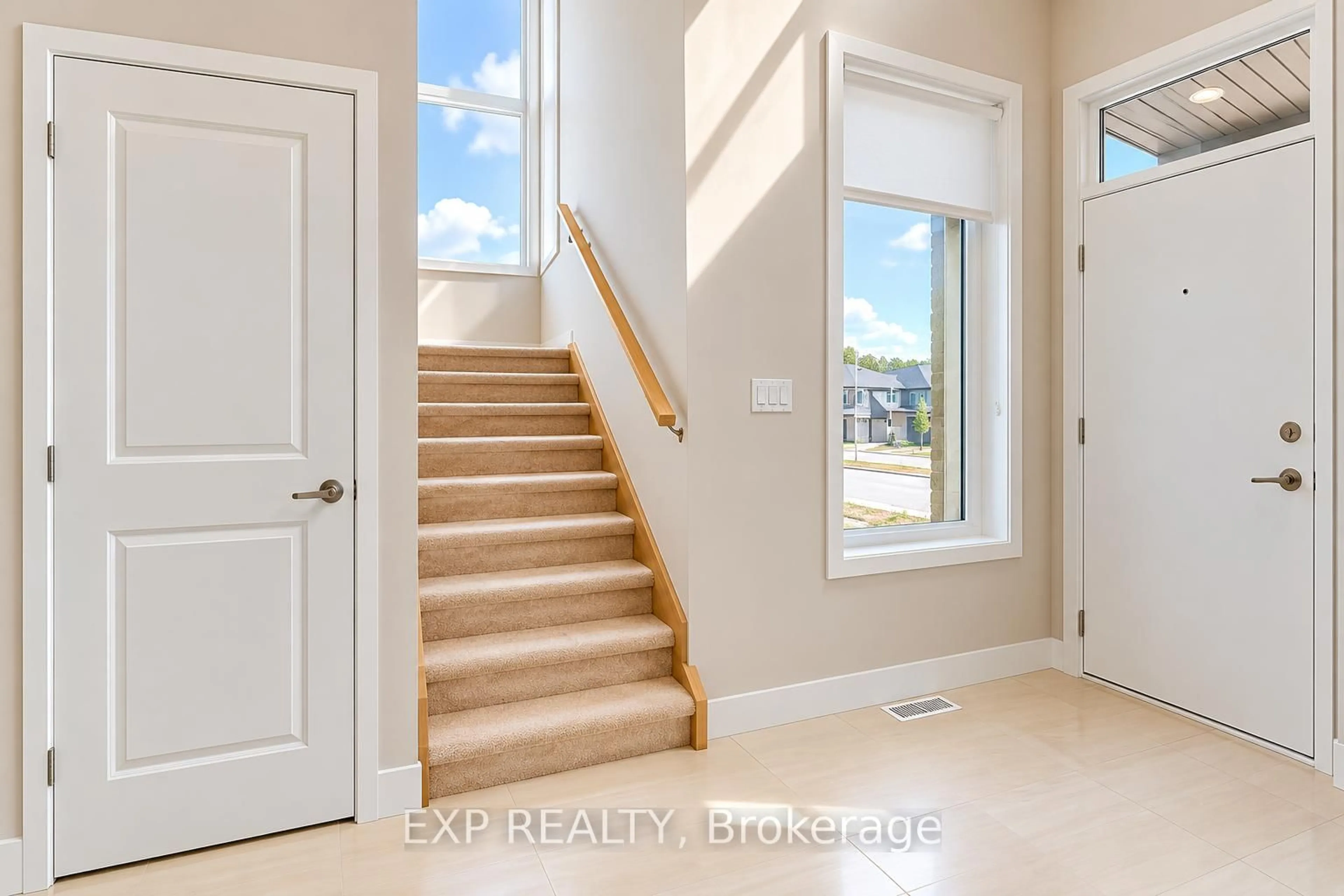 Indoor entryway for 2075 Evans Blvd, London South Ontario N6M 0J6