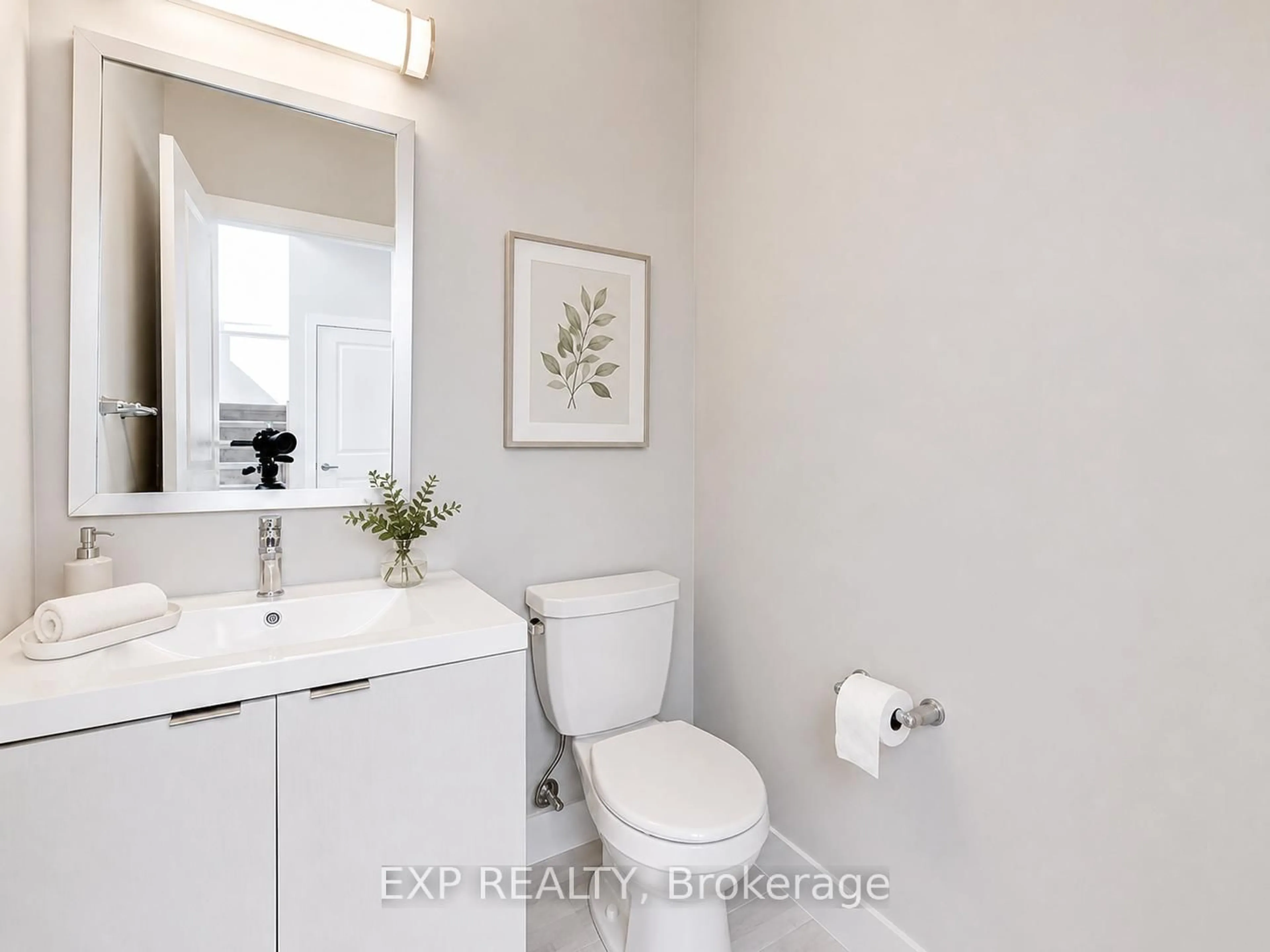 Standard bathroom, ceramic/tile floor for 2075 Evans Blvd, London South Ontario N6M 0J6