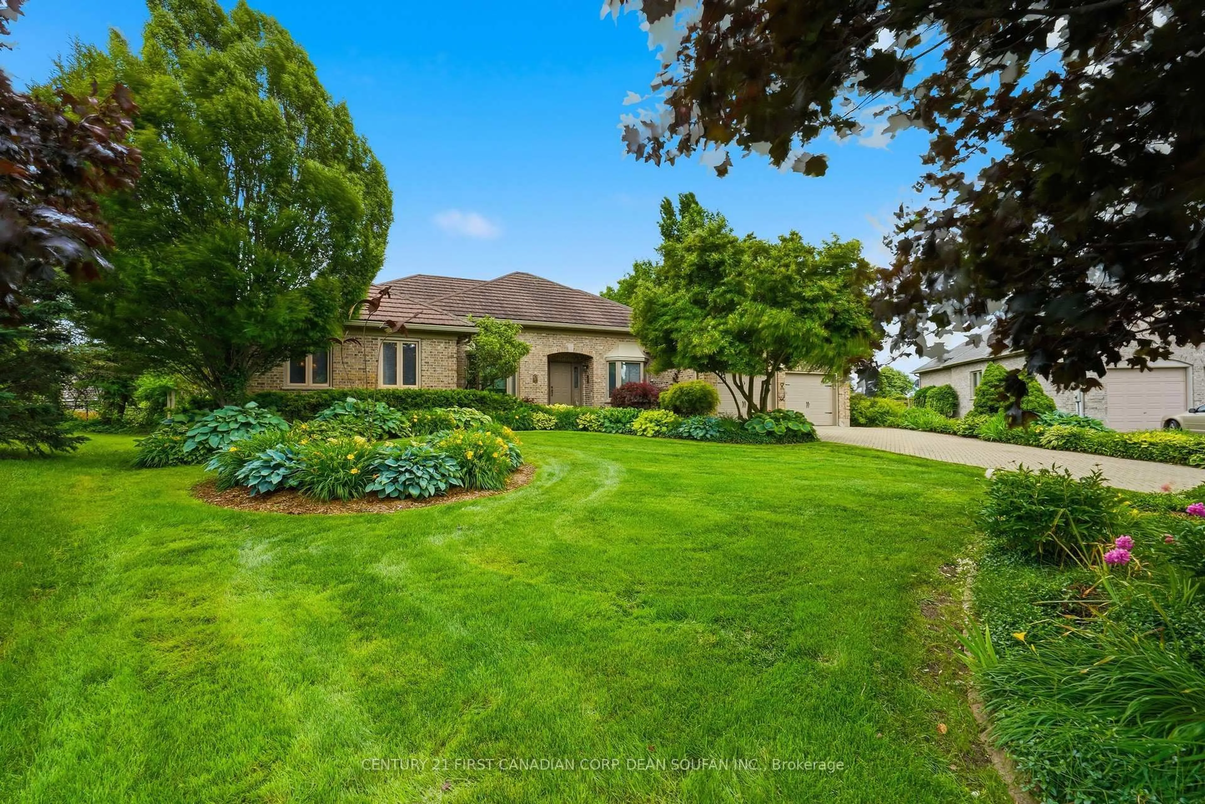A pic from outside/outdoor area/front of a property/back of a property/a pic from drone, street for 64 Wynfield Lane, Middlesex Centre Ontario N6H 5L2