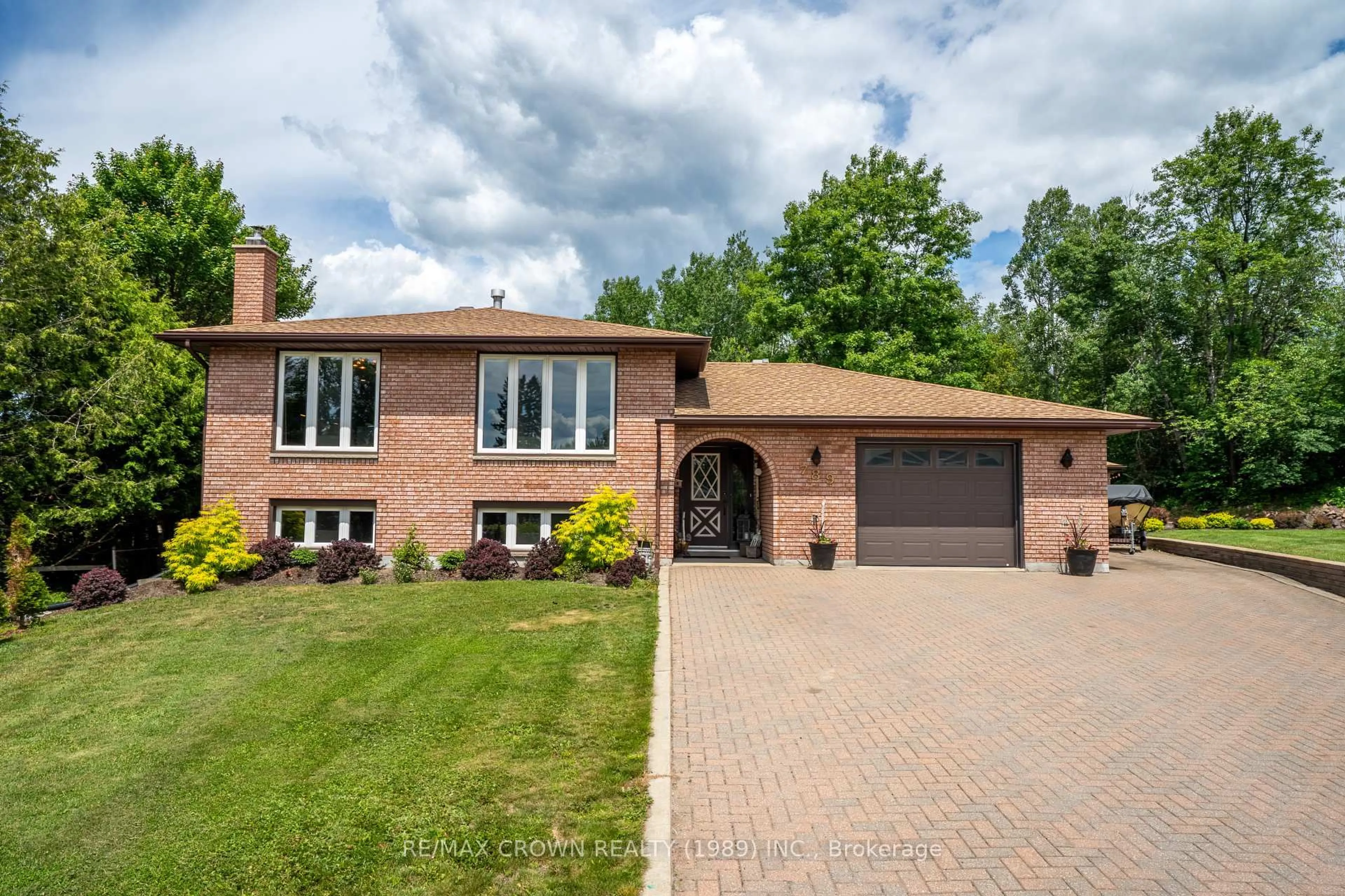 Home with brick exterior material, street for 789 Laurentian Ave, North Bay Ontario P1B 7V1