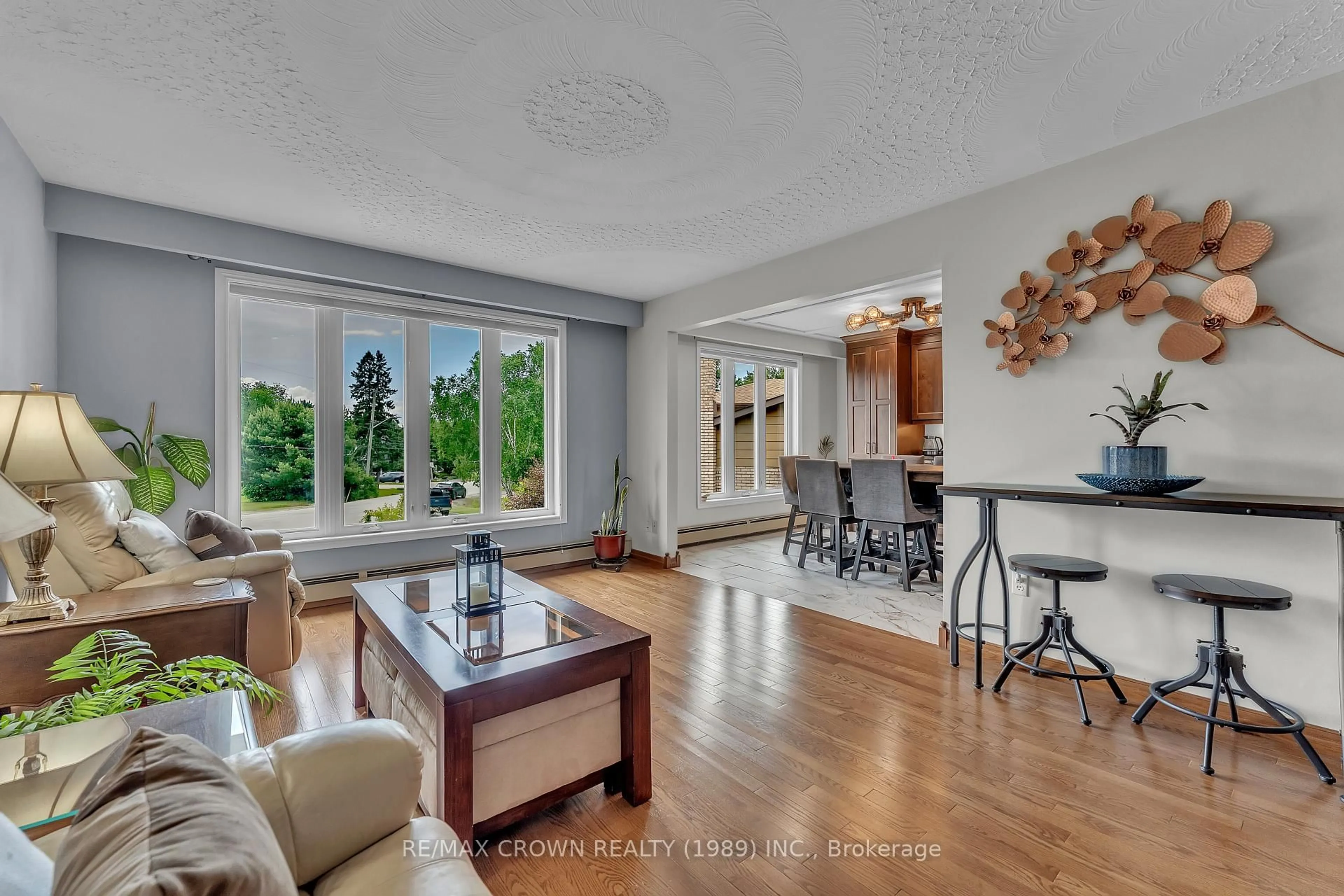 Living room with furniture, unknown for 789 Laurentian Ave, North Bay Ontario P1B 7V1