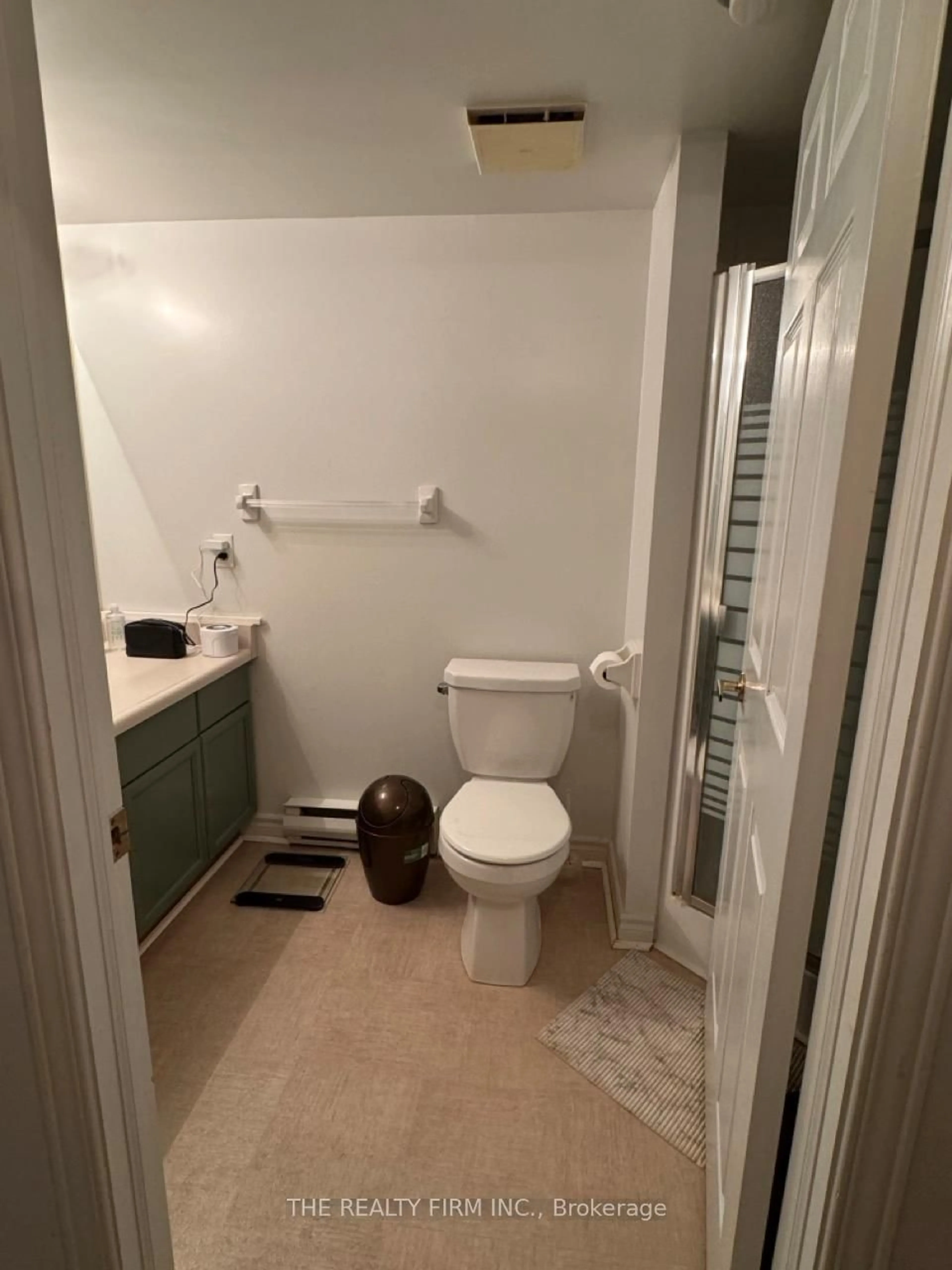 A pic of a room for 1510 Richmond St #501, London North Ontario N6G 4V2
